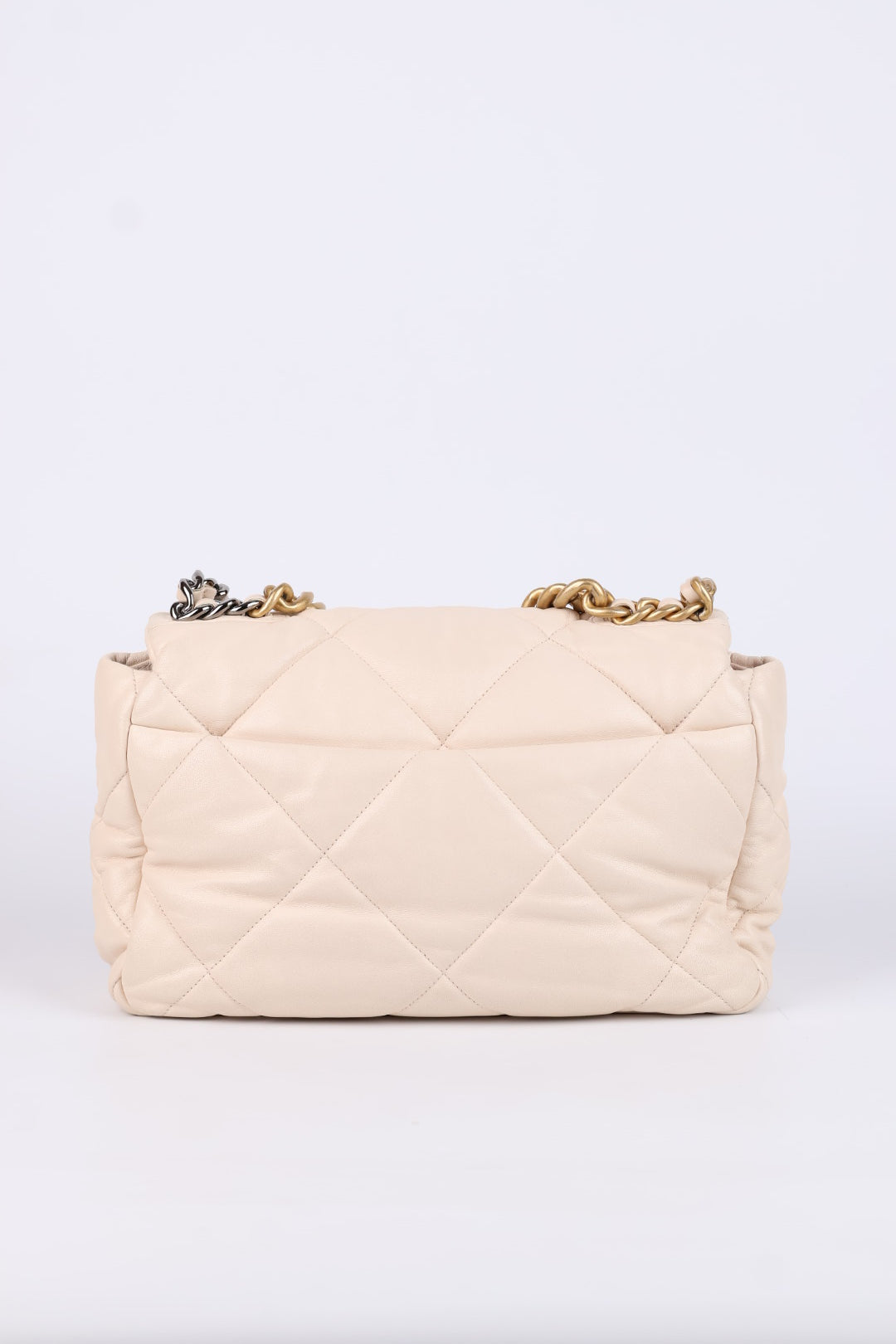 Chanel 19 Media in Pelle