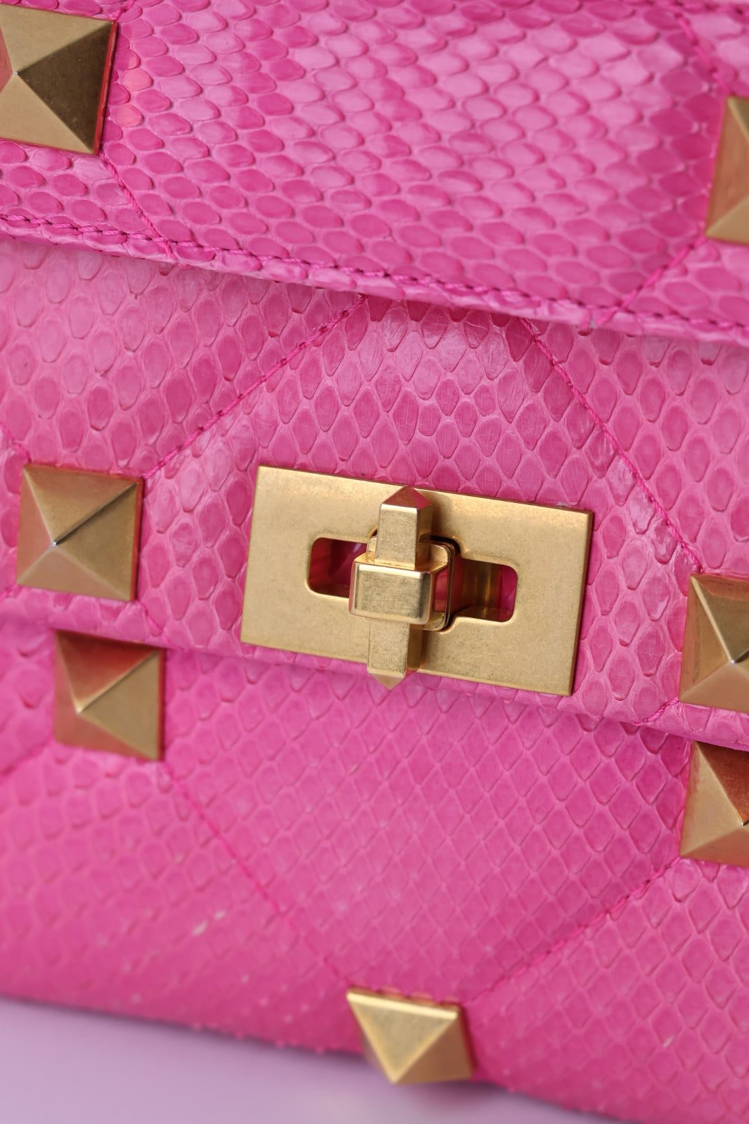 Valentino Roman Stud Pitone