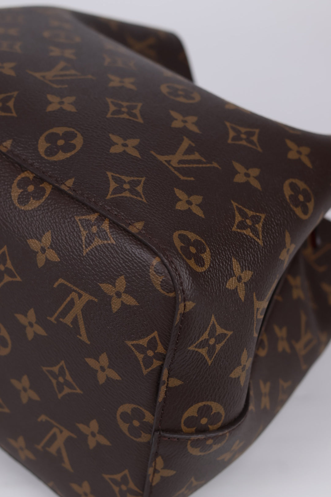 Louis Vuitton Neo Noè MM Monogram