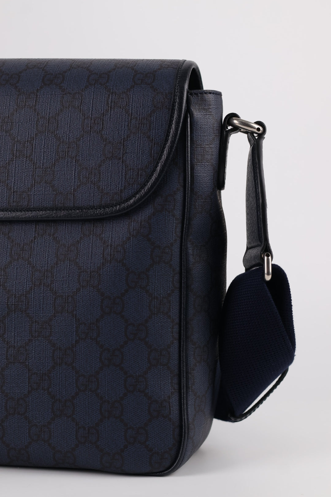 Gucci Messenger Ophidia GG Supreme