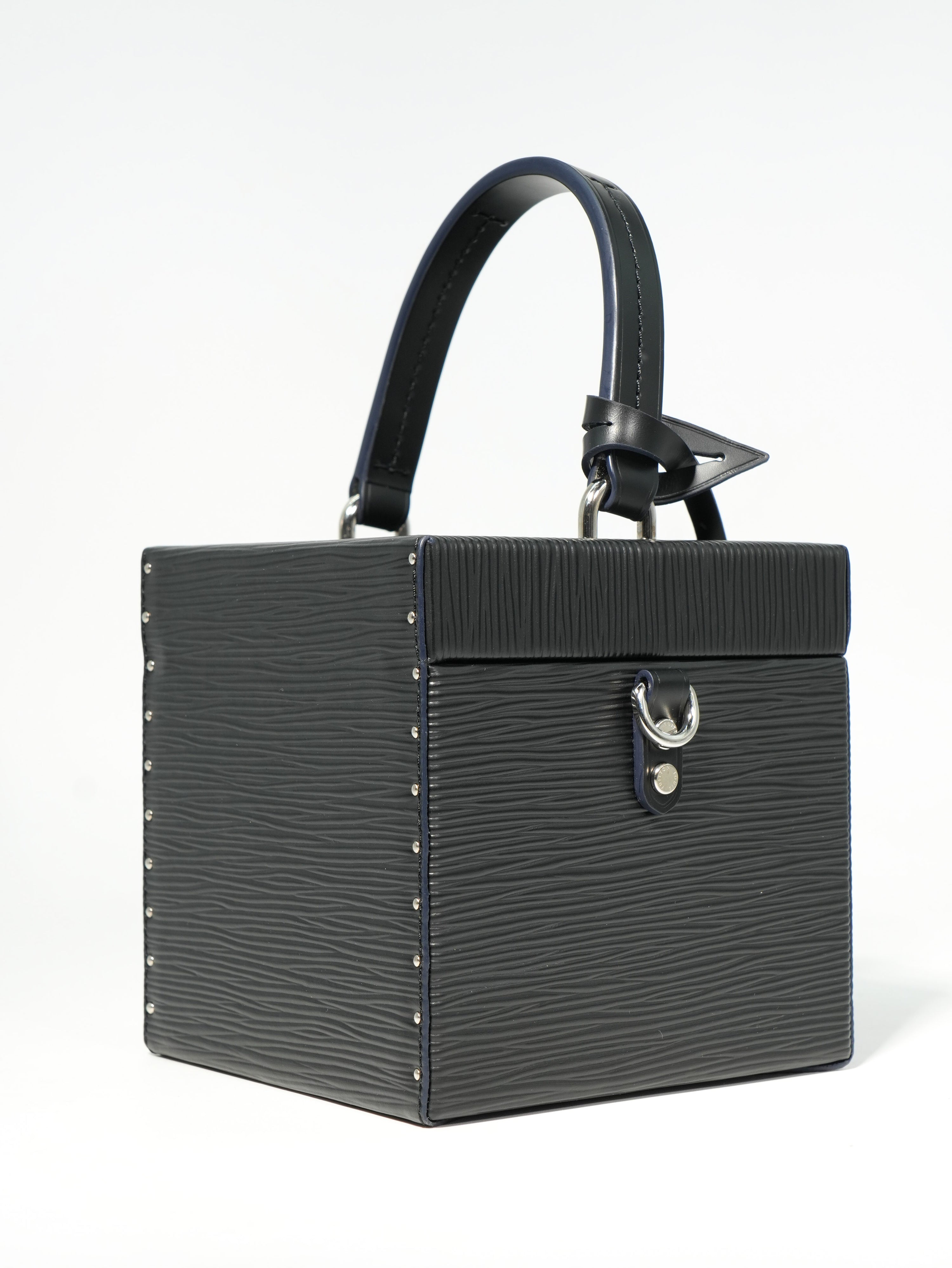 Louis Vuitton Bleecker Epi