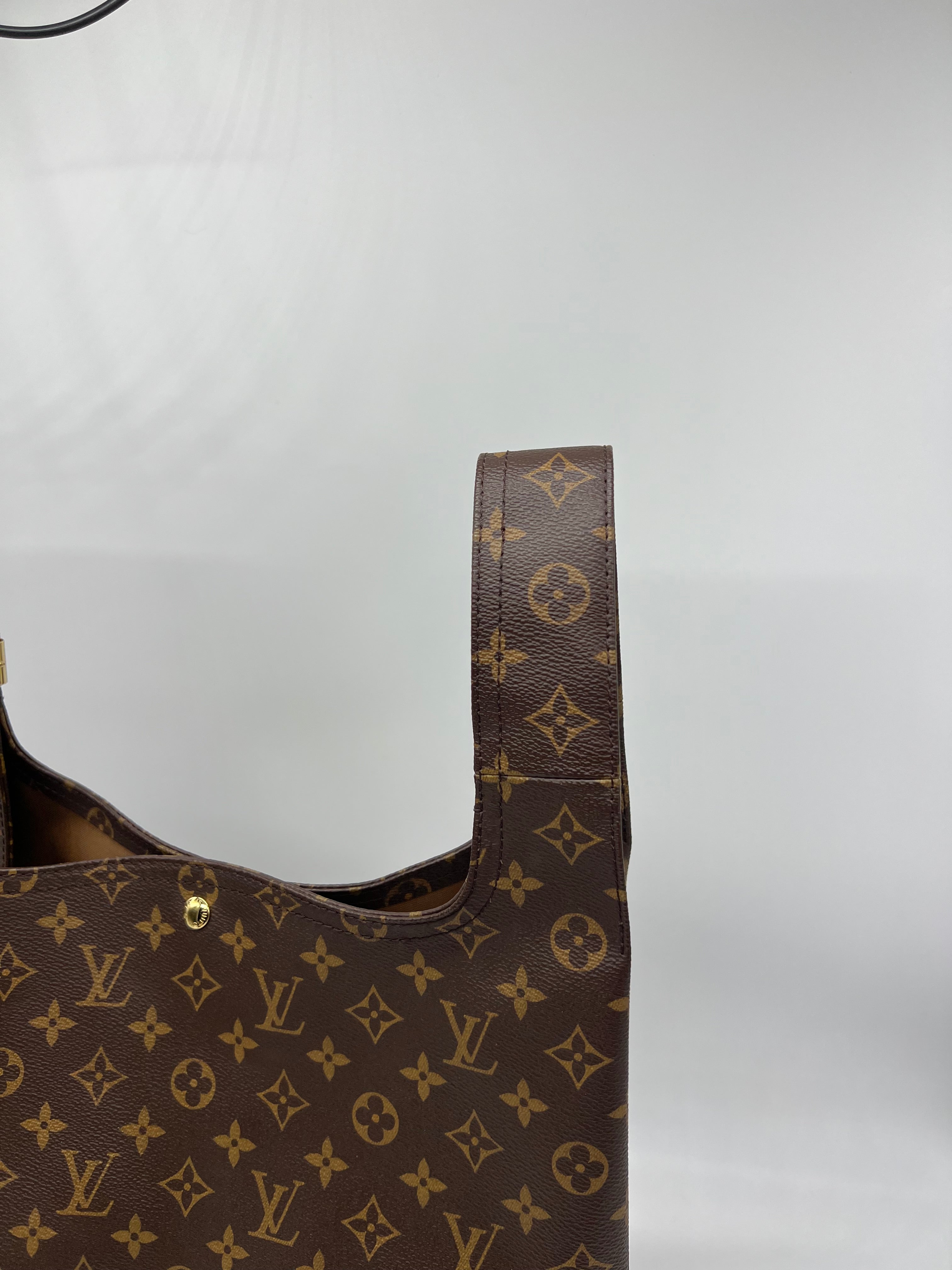 Louis Vuitton Atlantis GM Monogram