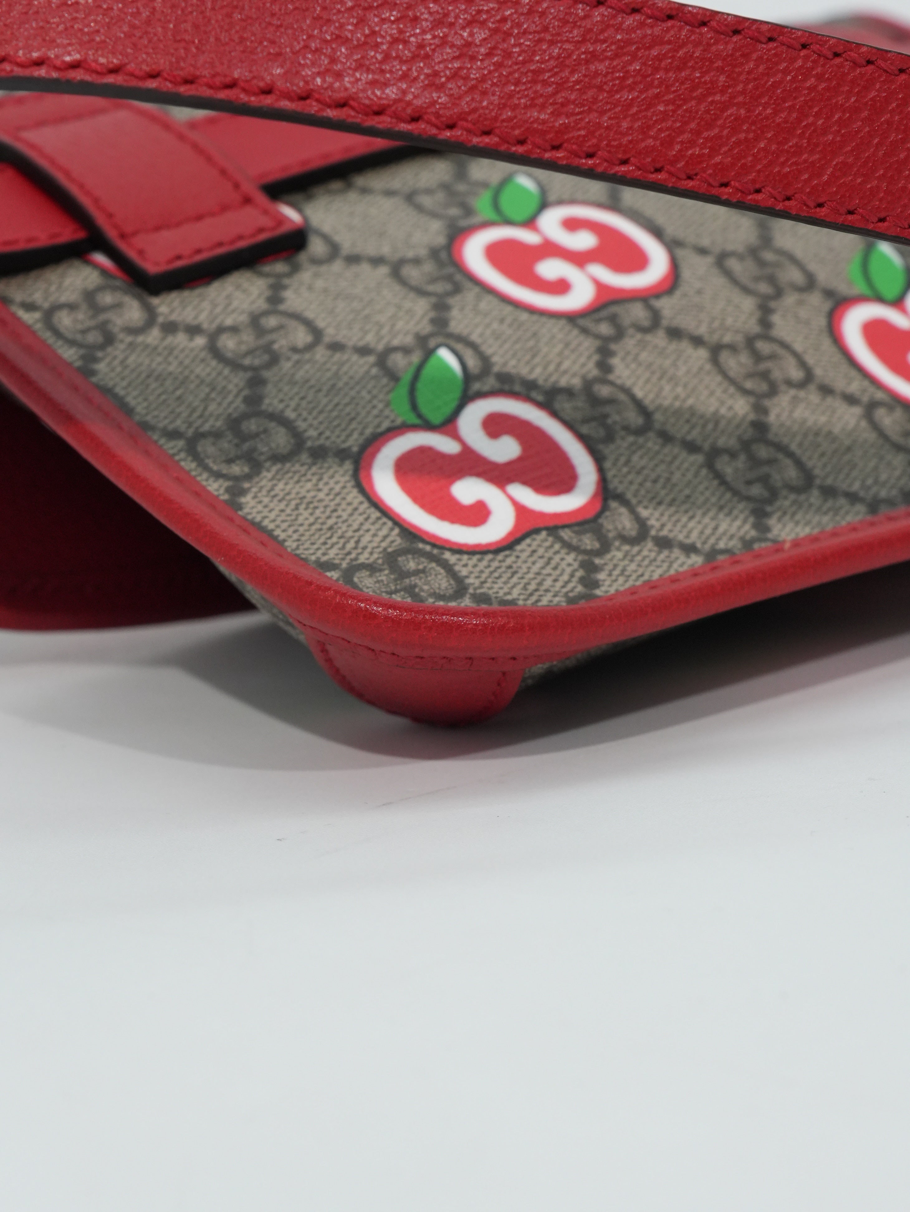 Gucci Marsupio Apple GG Supreme