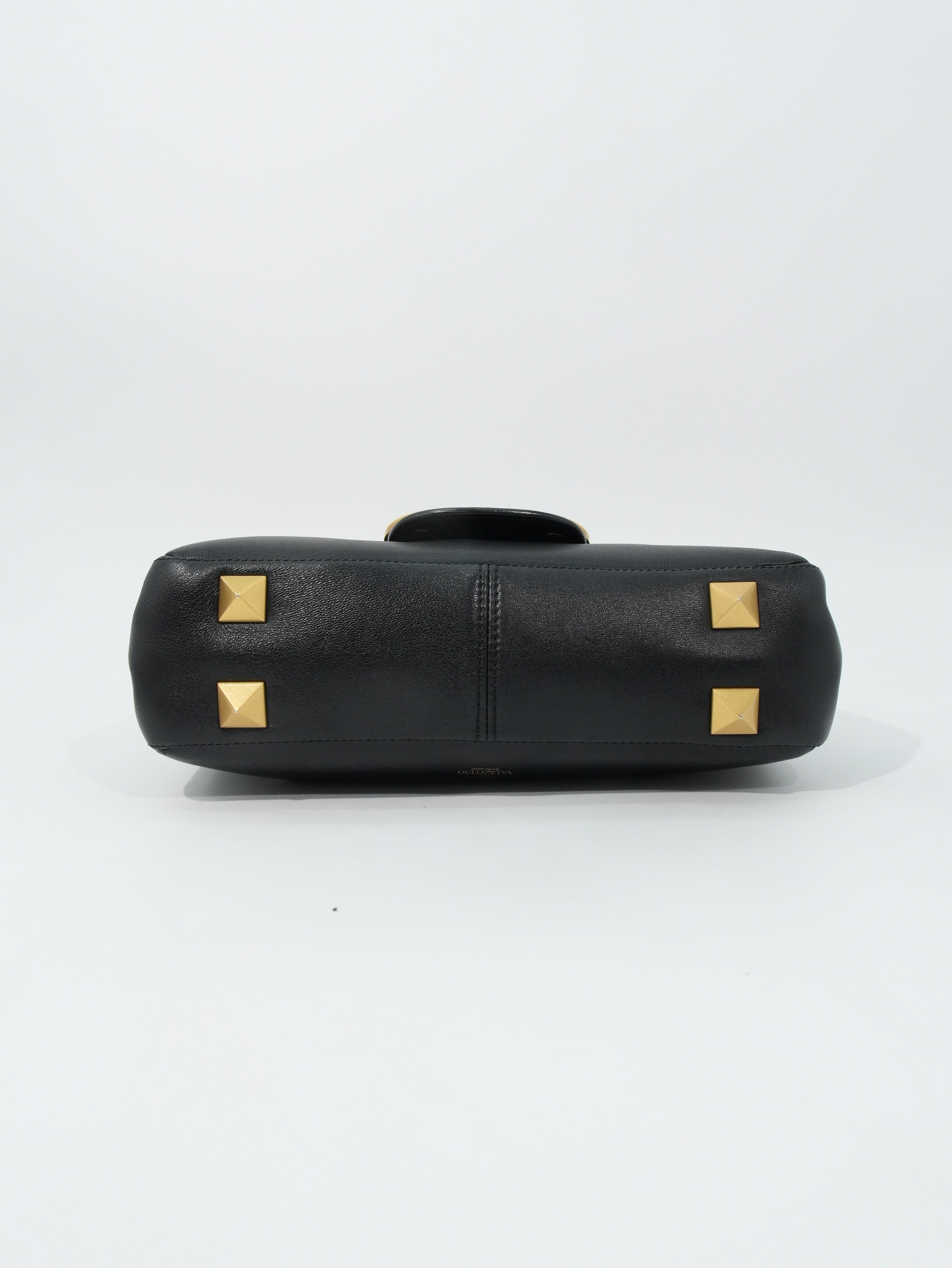 Valentino Stud Sign in Pelle