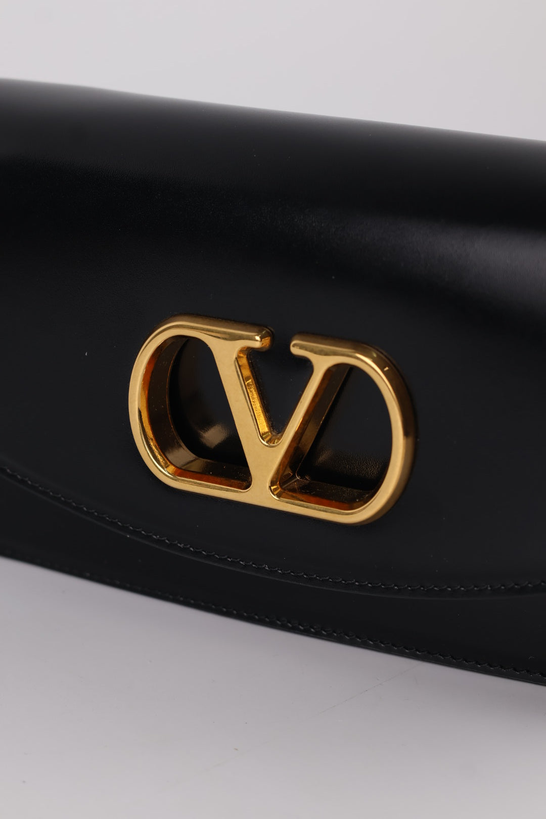 Valentino Clutch Vain in Pelle
