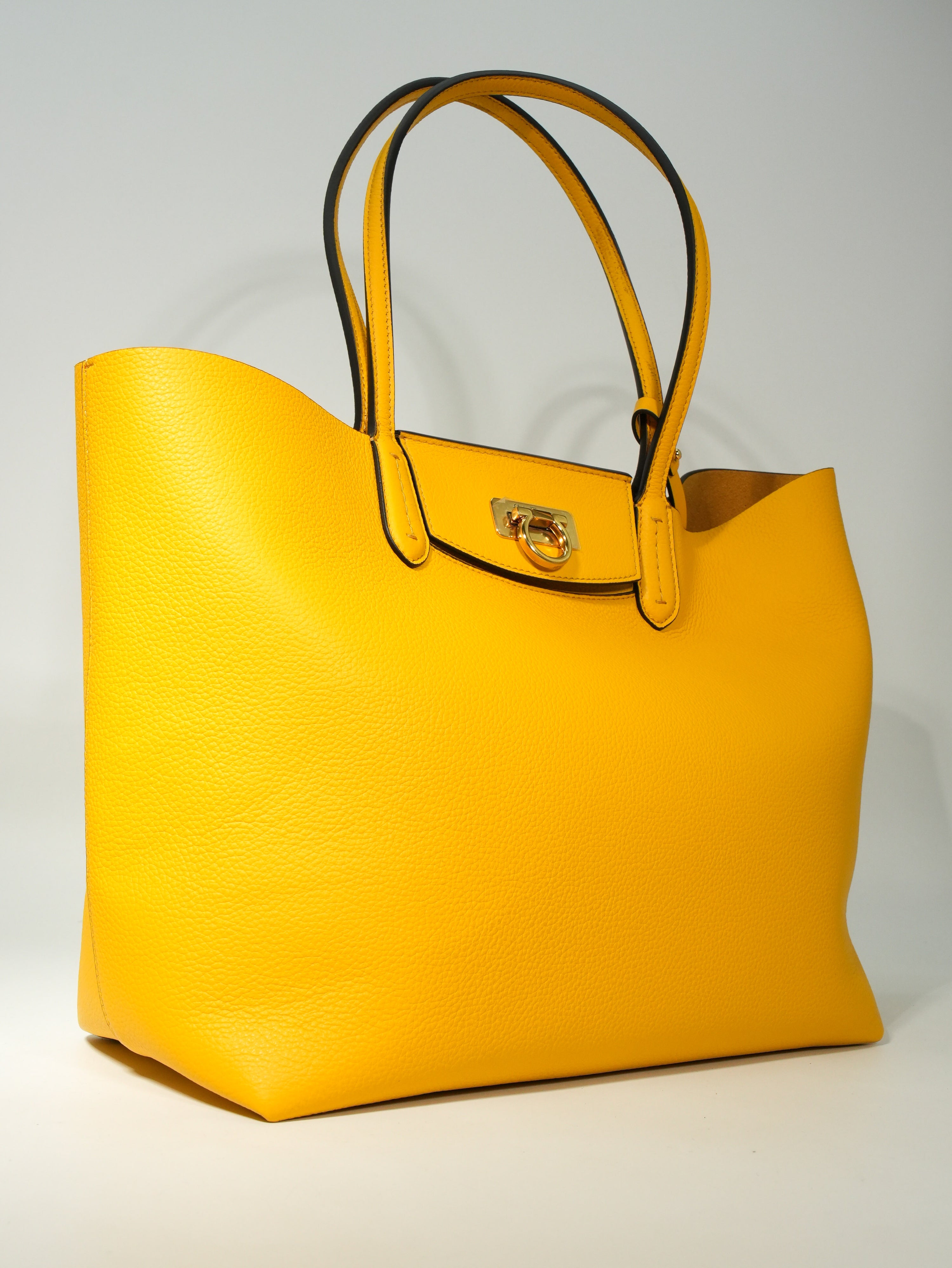 Ferragamo Gancini Tote in Pelle