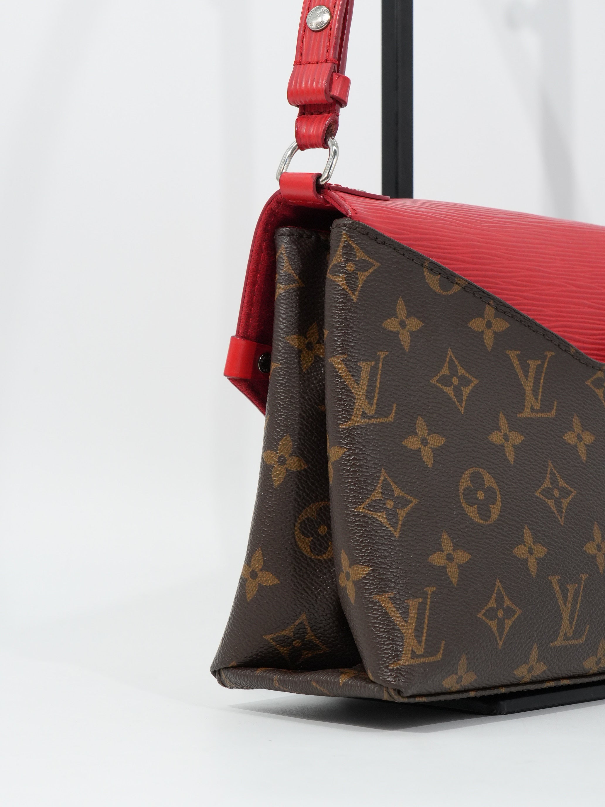 Louis Vuitton Saint Michel
