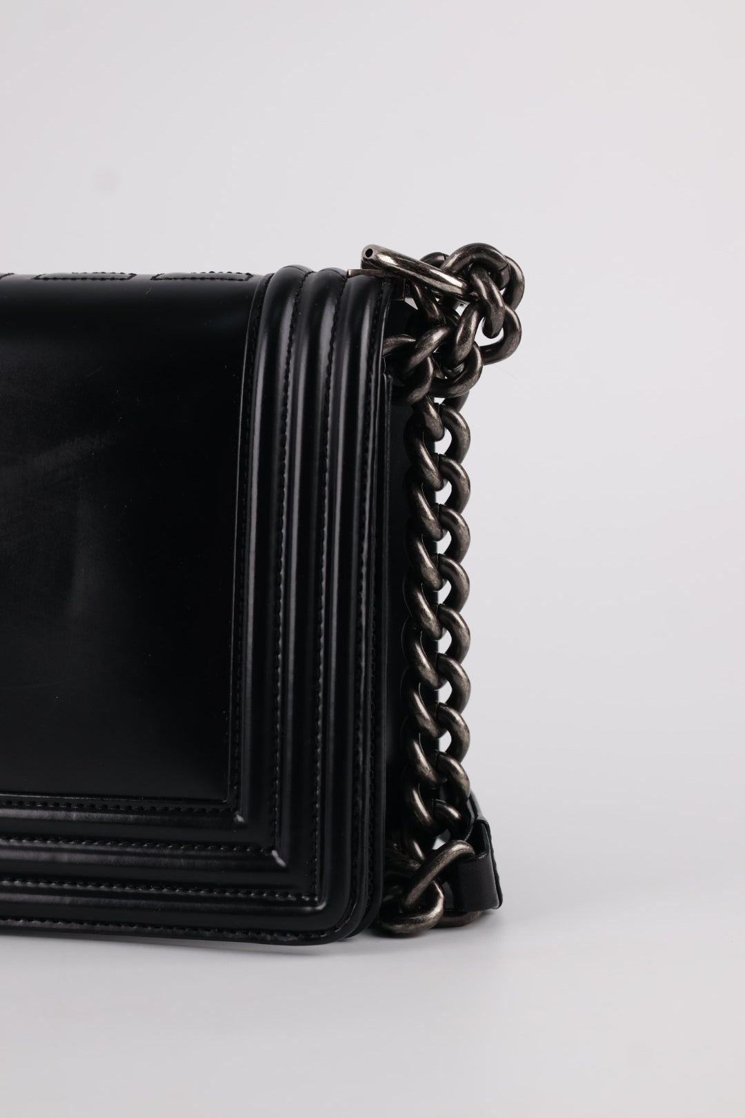 Chanel Boy Media in Pelle