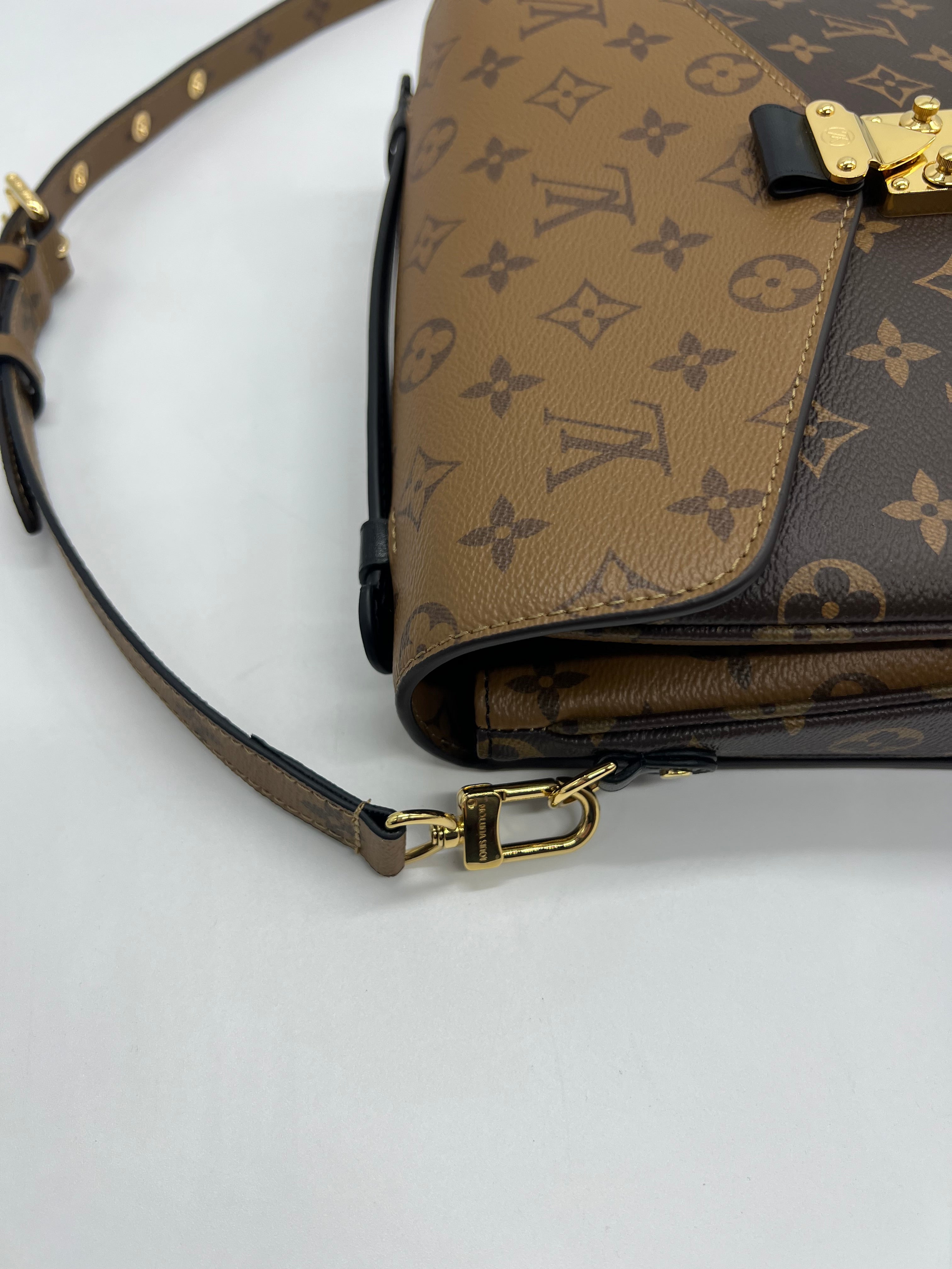 Louis Vuitton Métis Reverse