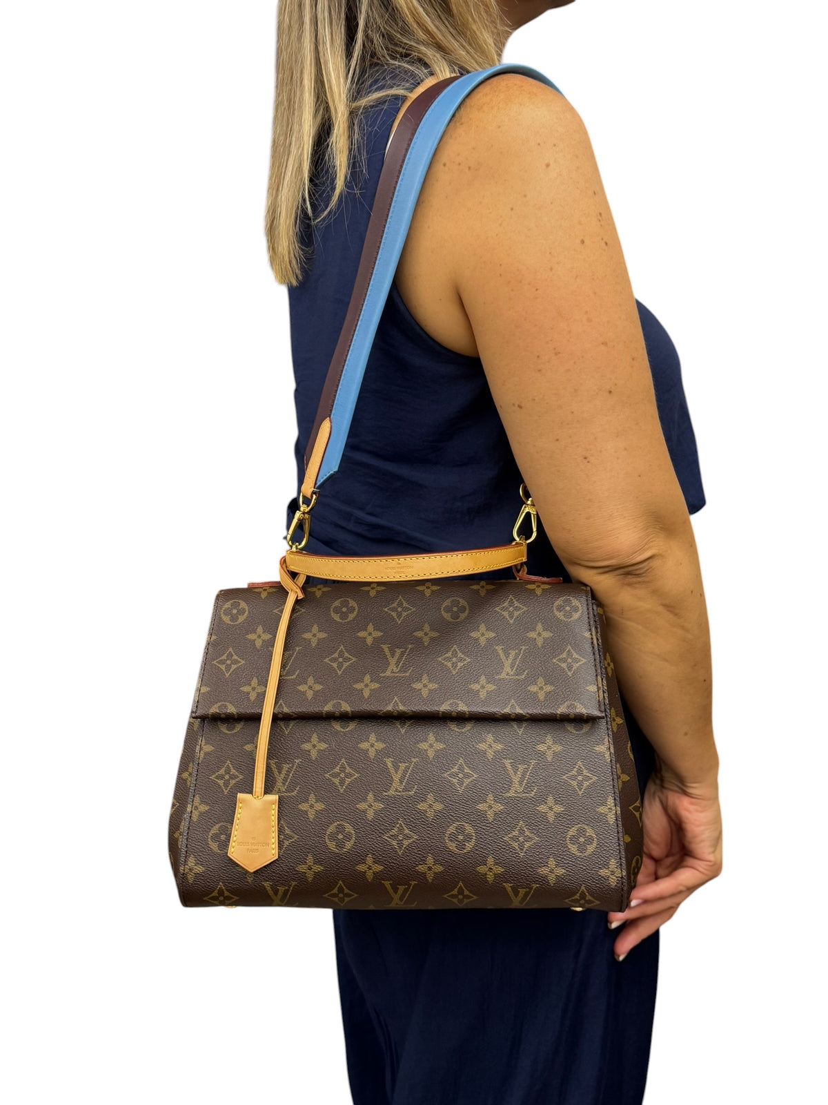 Louis Vuitton Cluny MM Monogram