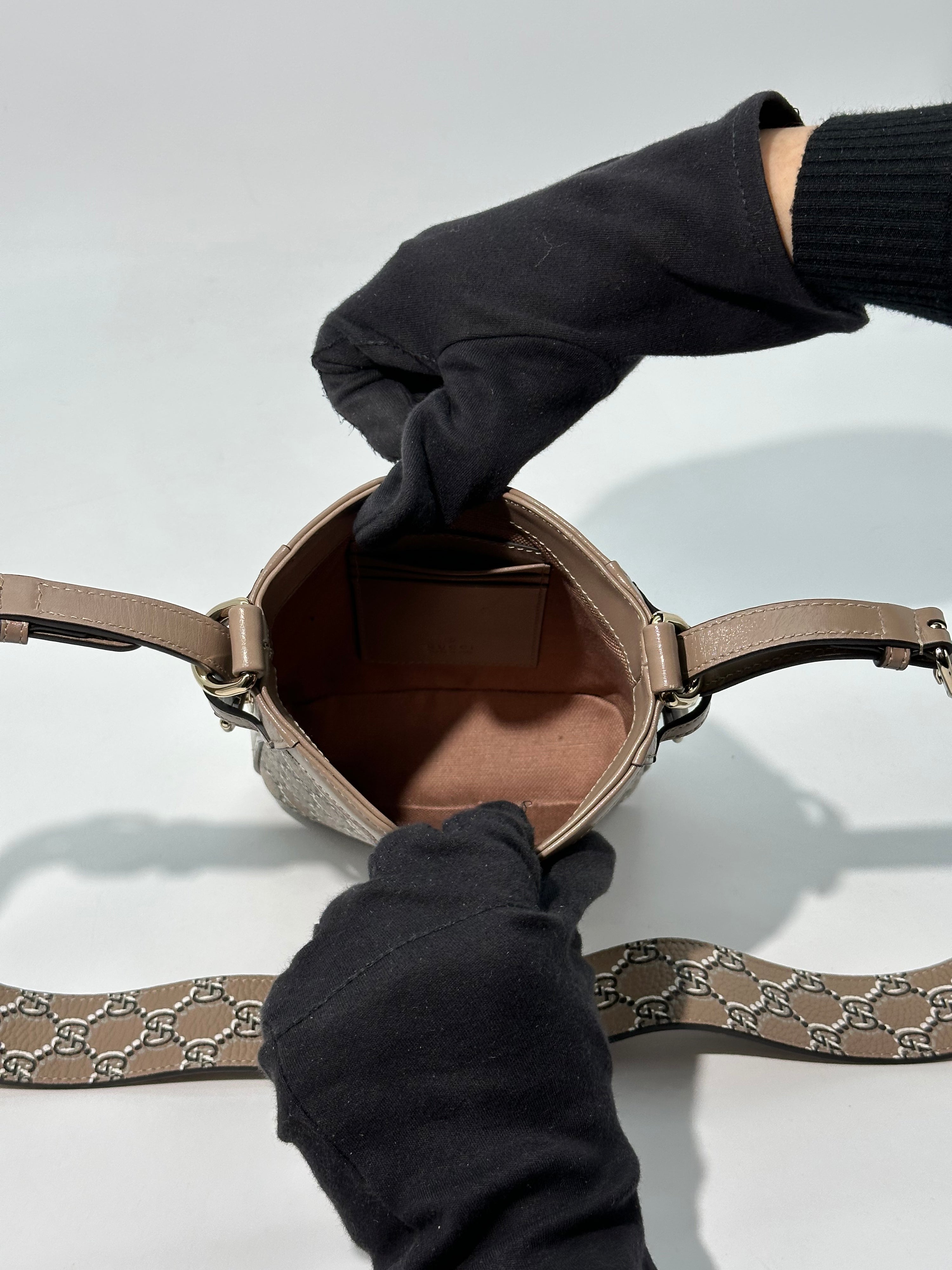 Gucci Mini Bucket GG in Pelle