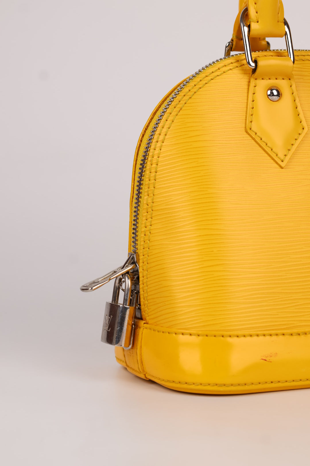Louis Vuitton Alma BB Epi