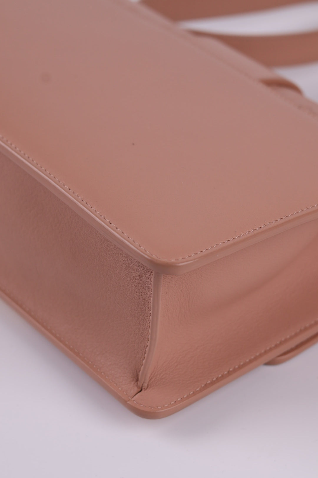 Dior 30 Montaigne in Pelle