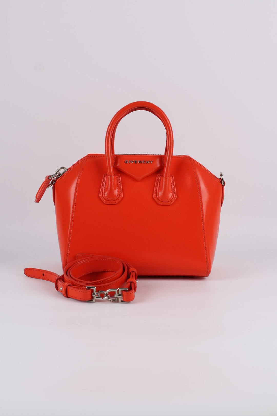 Givenchy Mini Antigona in Pelle