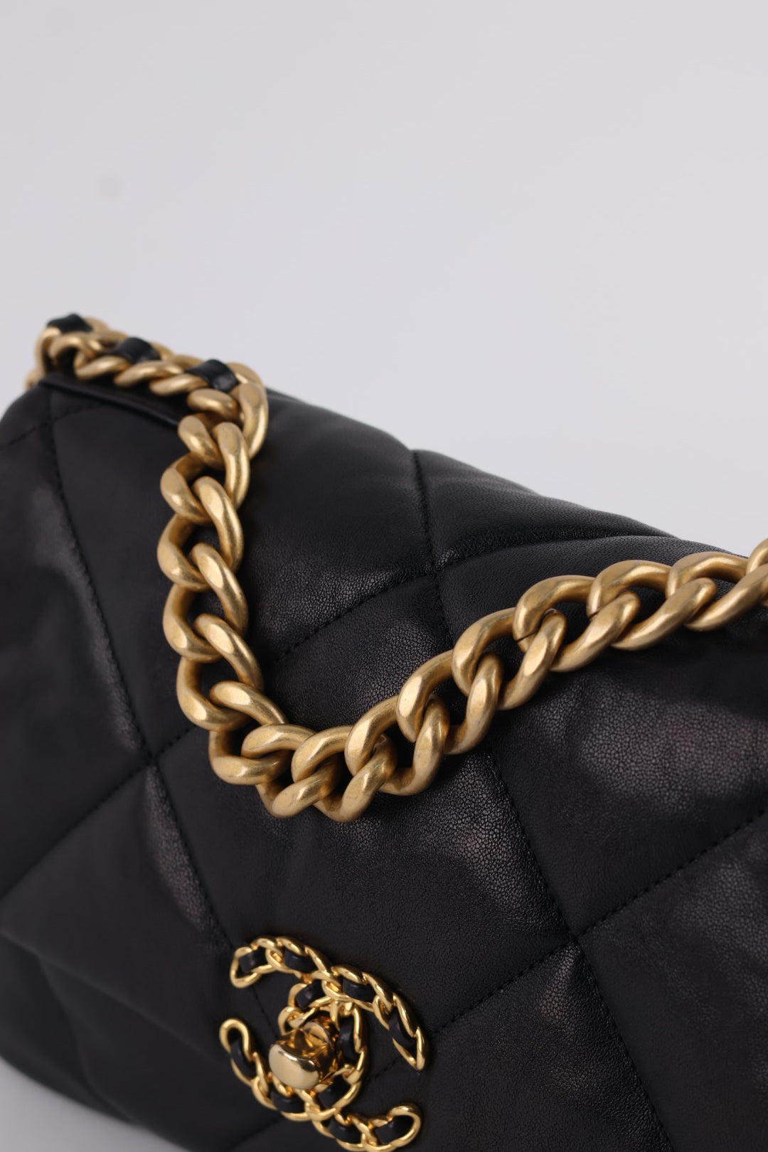 Chanel 19 in Pelle