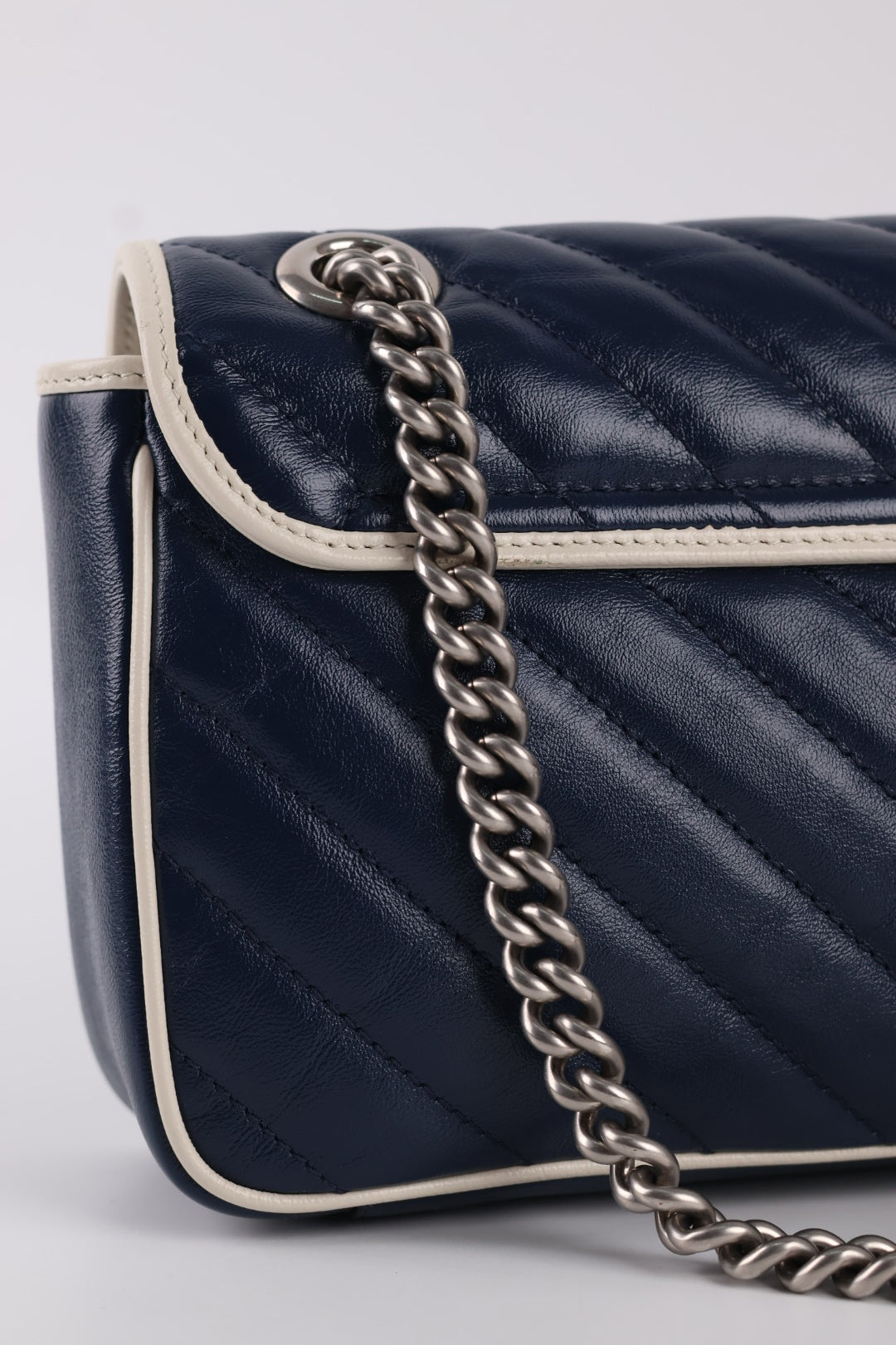 Gucci Marmont Media in Pelle