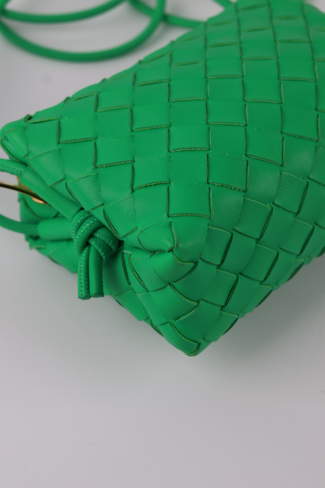 Bottega Veneta Loop in Pelle