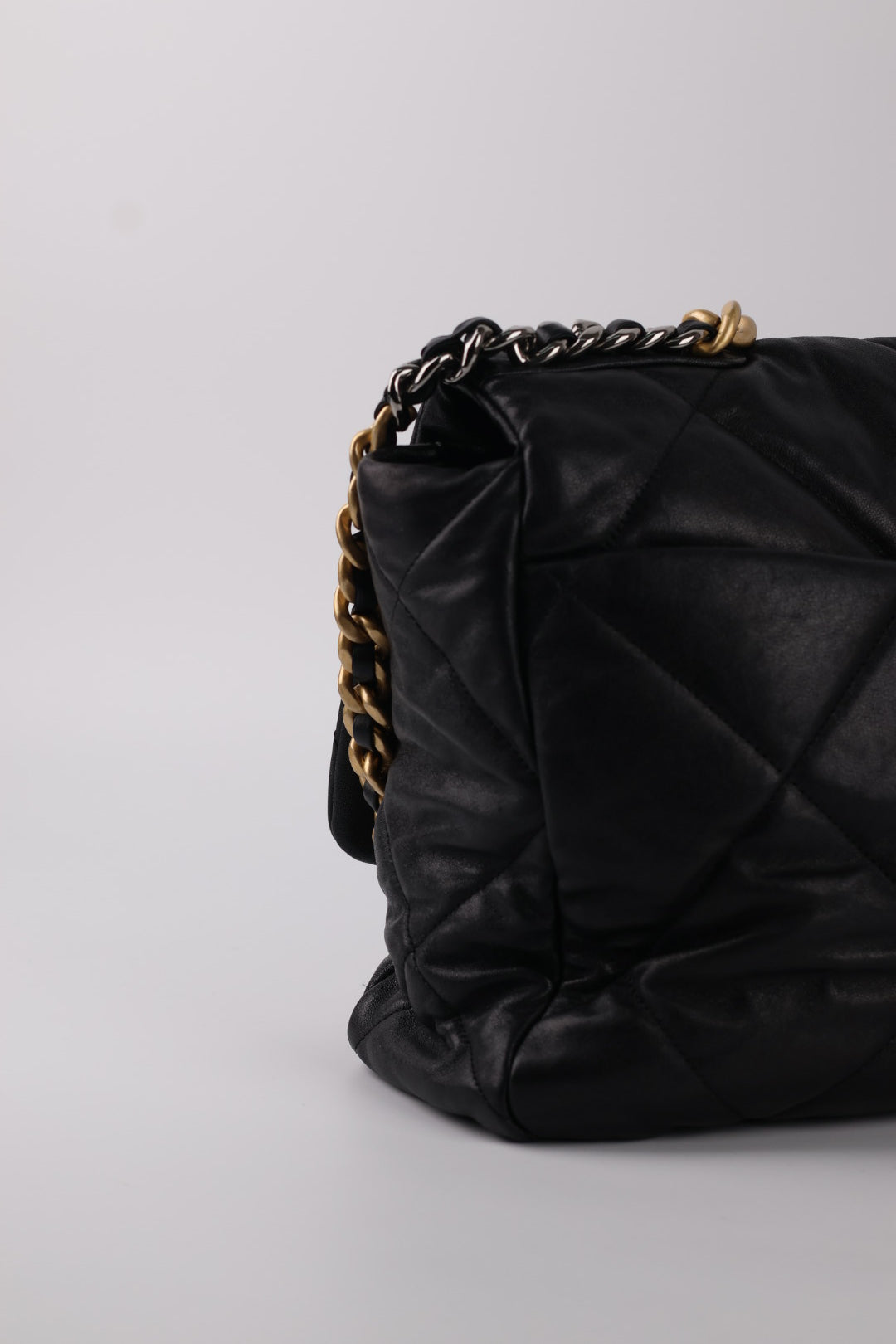 Chanel 19 Large in Pelle