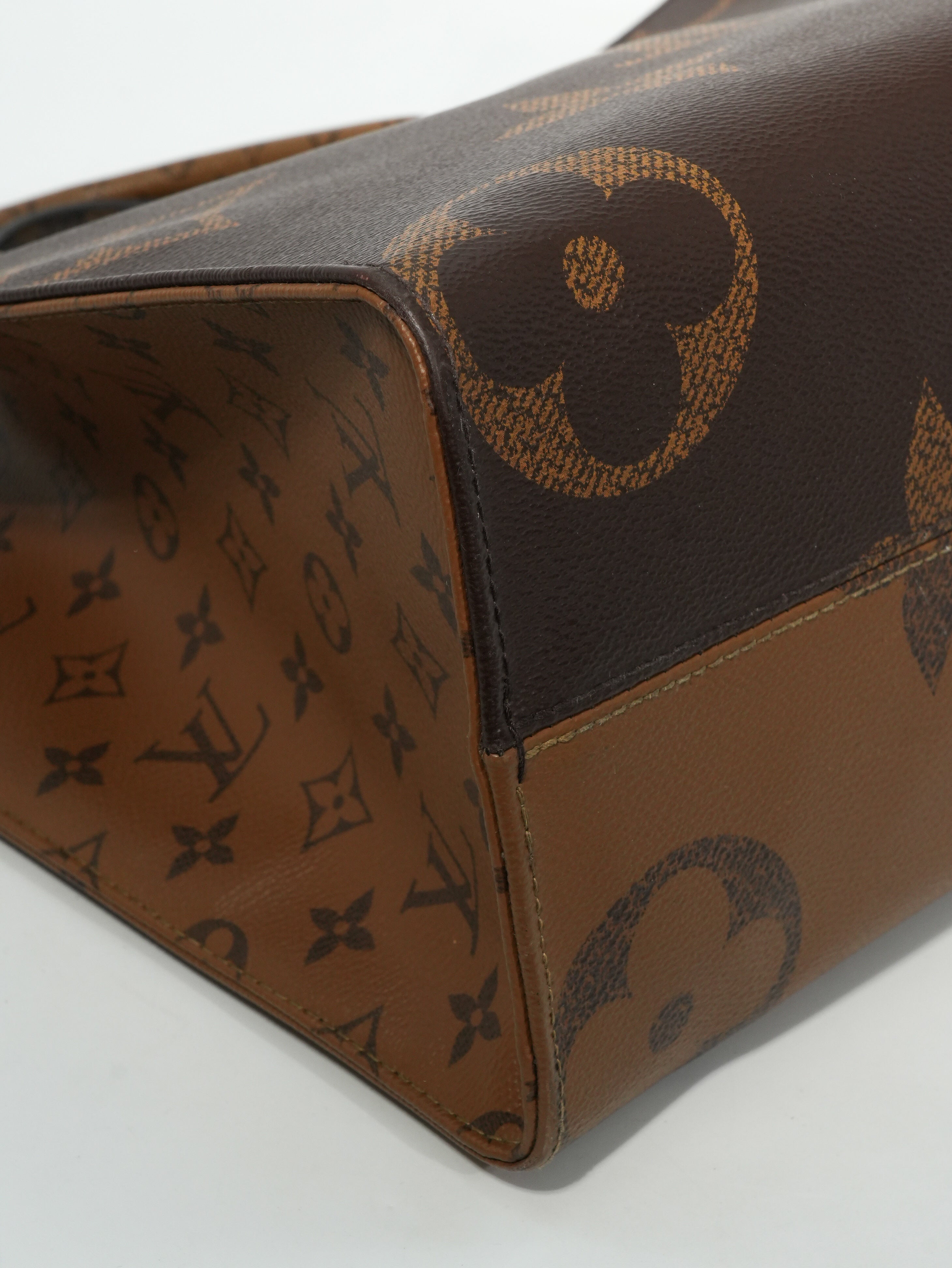 Louis Vuitton OnTheGo MM