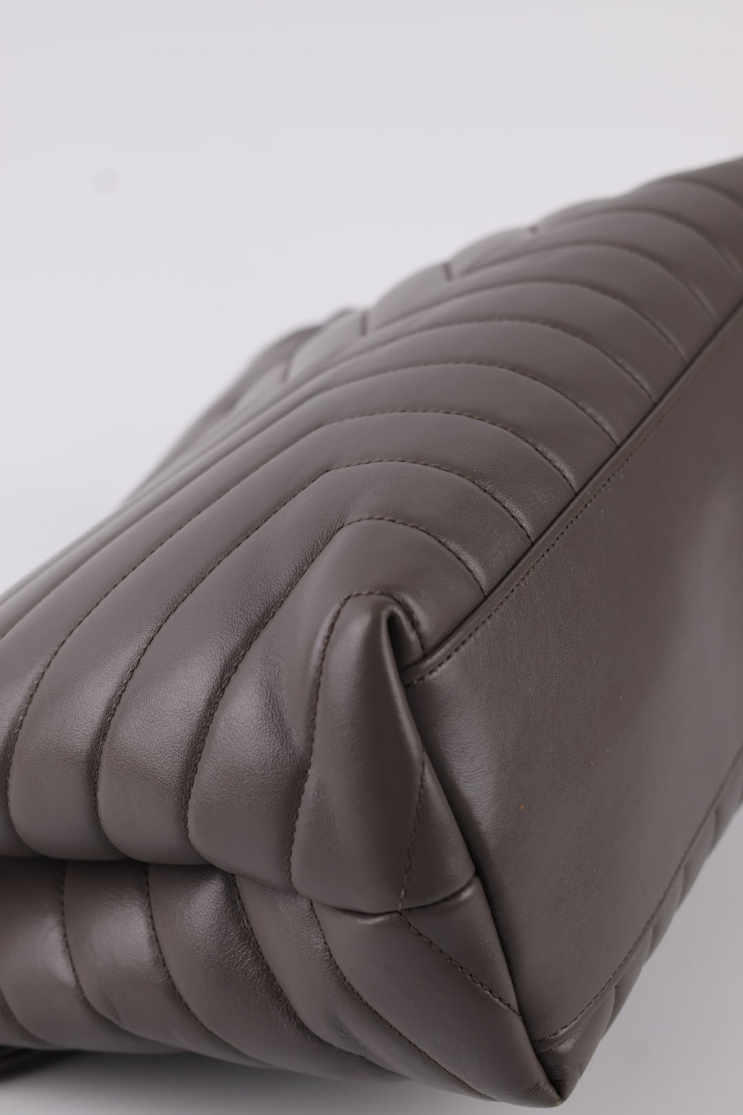 Saint Laurent Lou Lou Medium