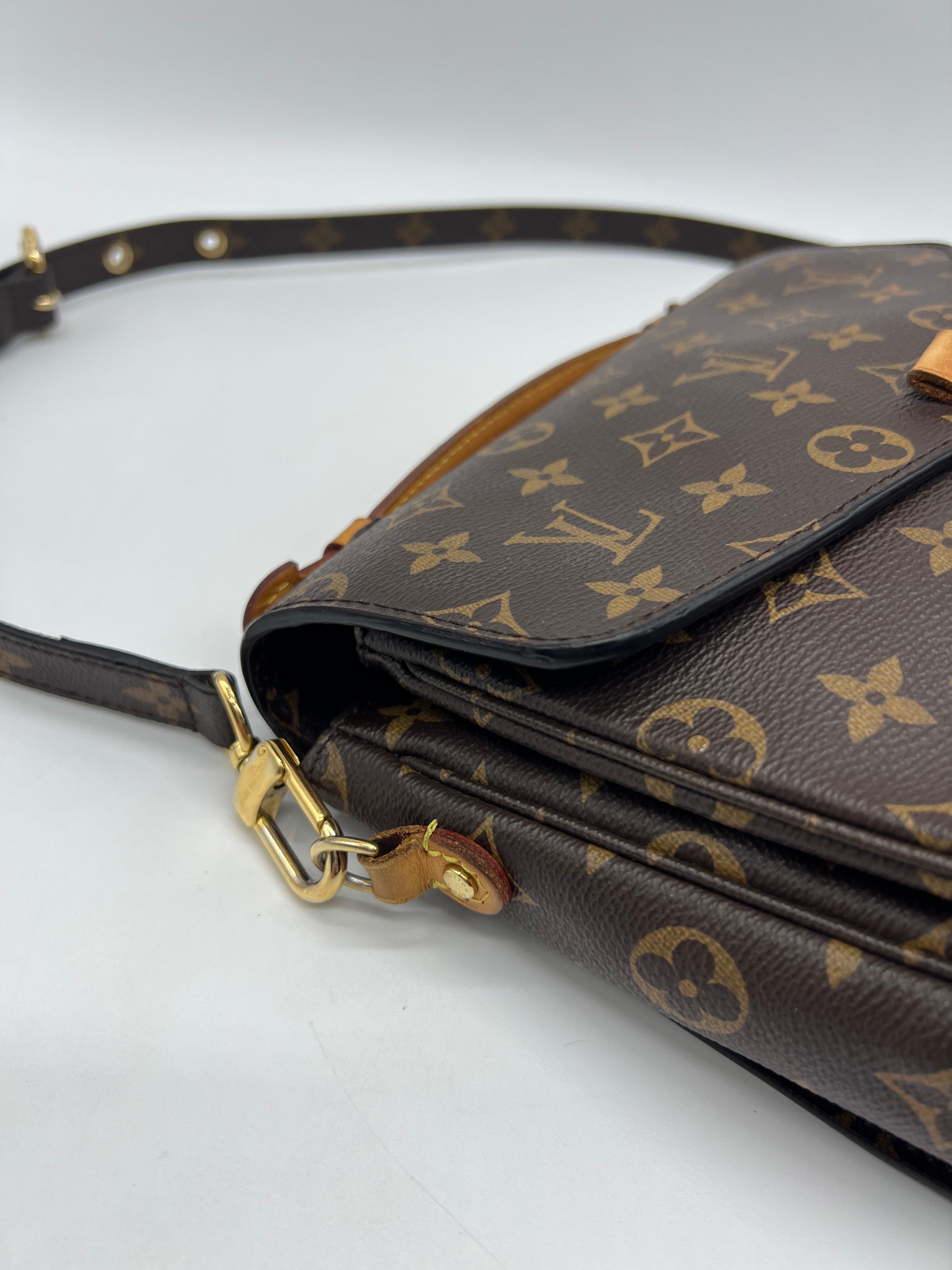 Louis Vuitton Métis Monogram