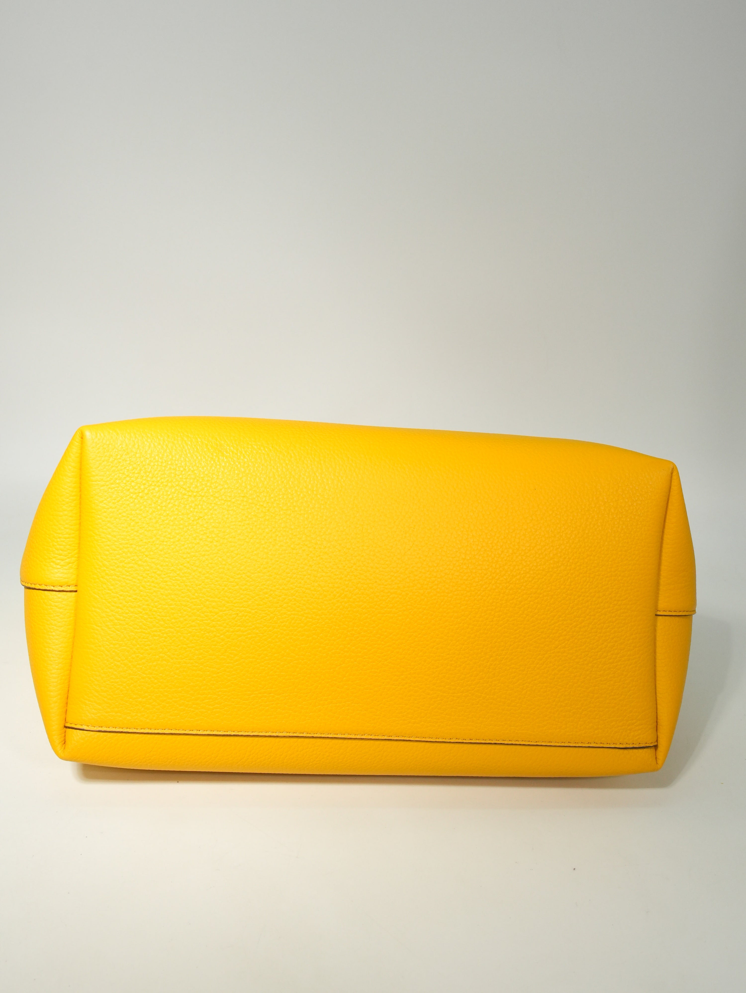 Ferragamo Gancini Tote in Pelle