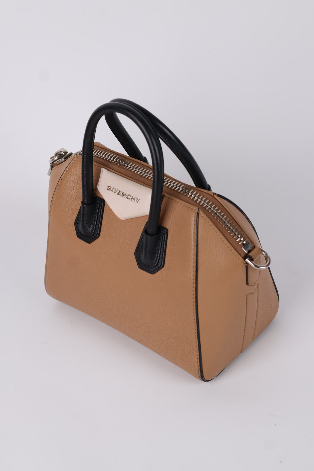 Givenchy Antigona Small in Pelle