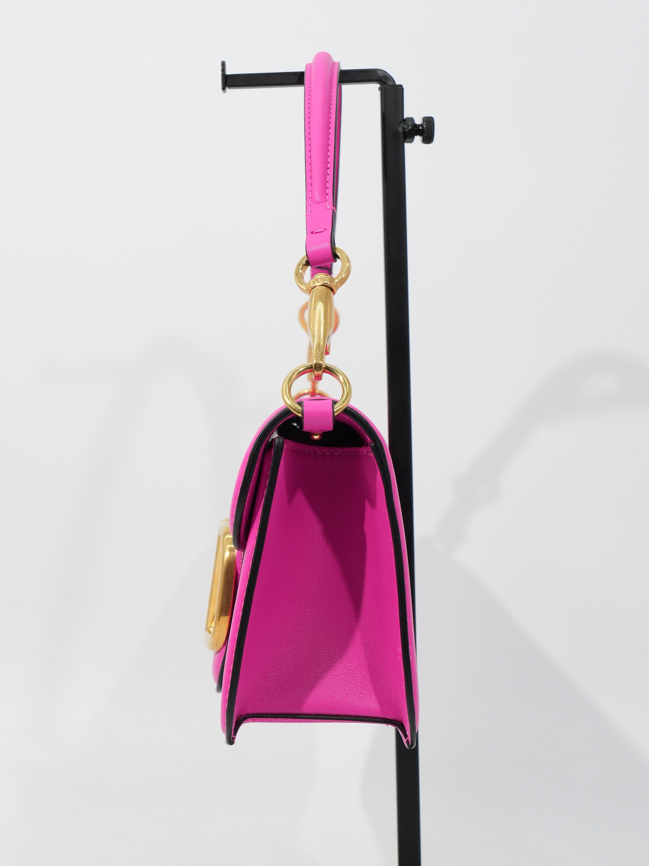 Valentino Locó Media