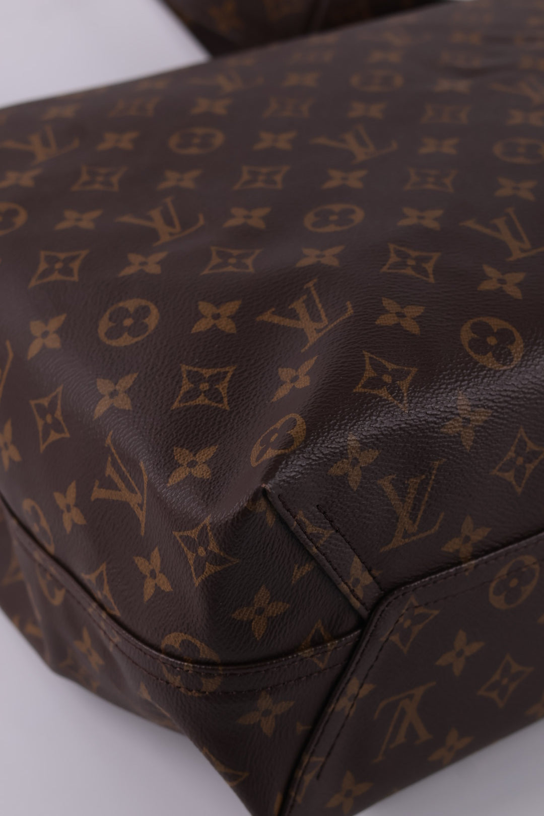 Louis Vuitton Atlantis GM Monogram