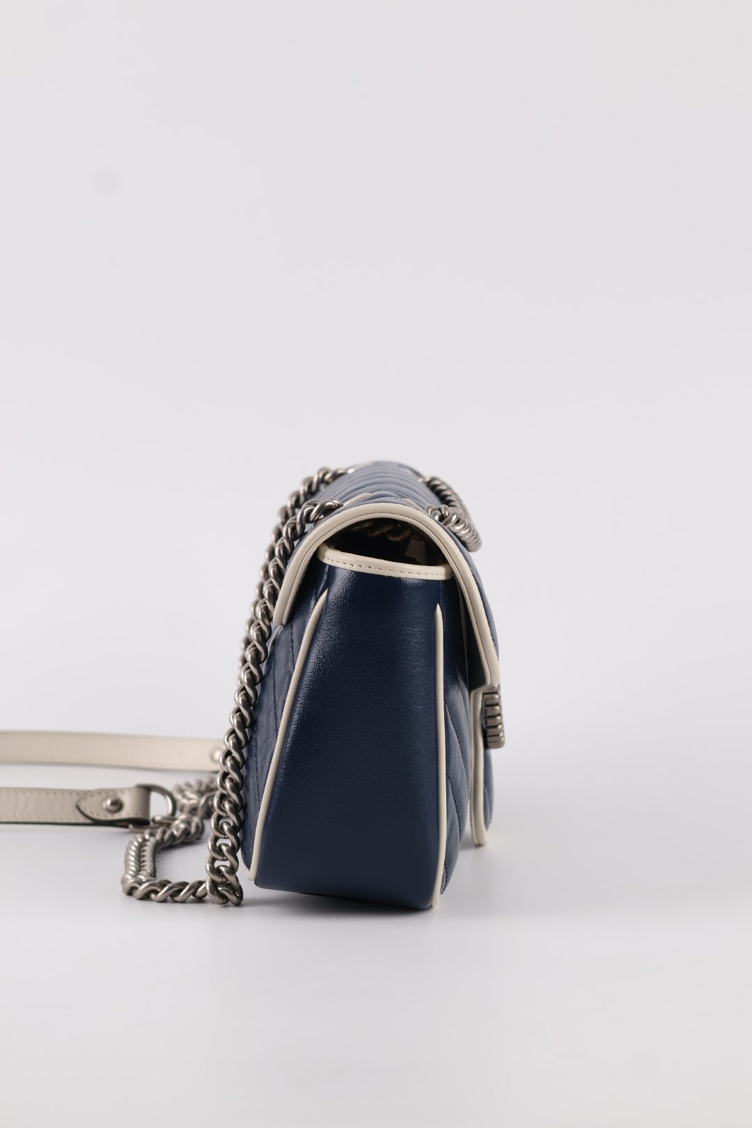 Gucci Marmont Media in Pelle