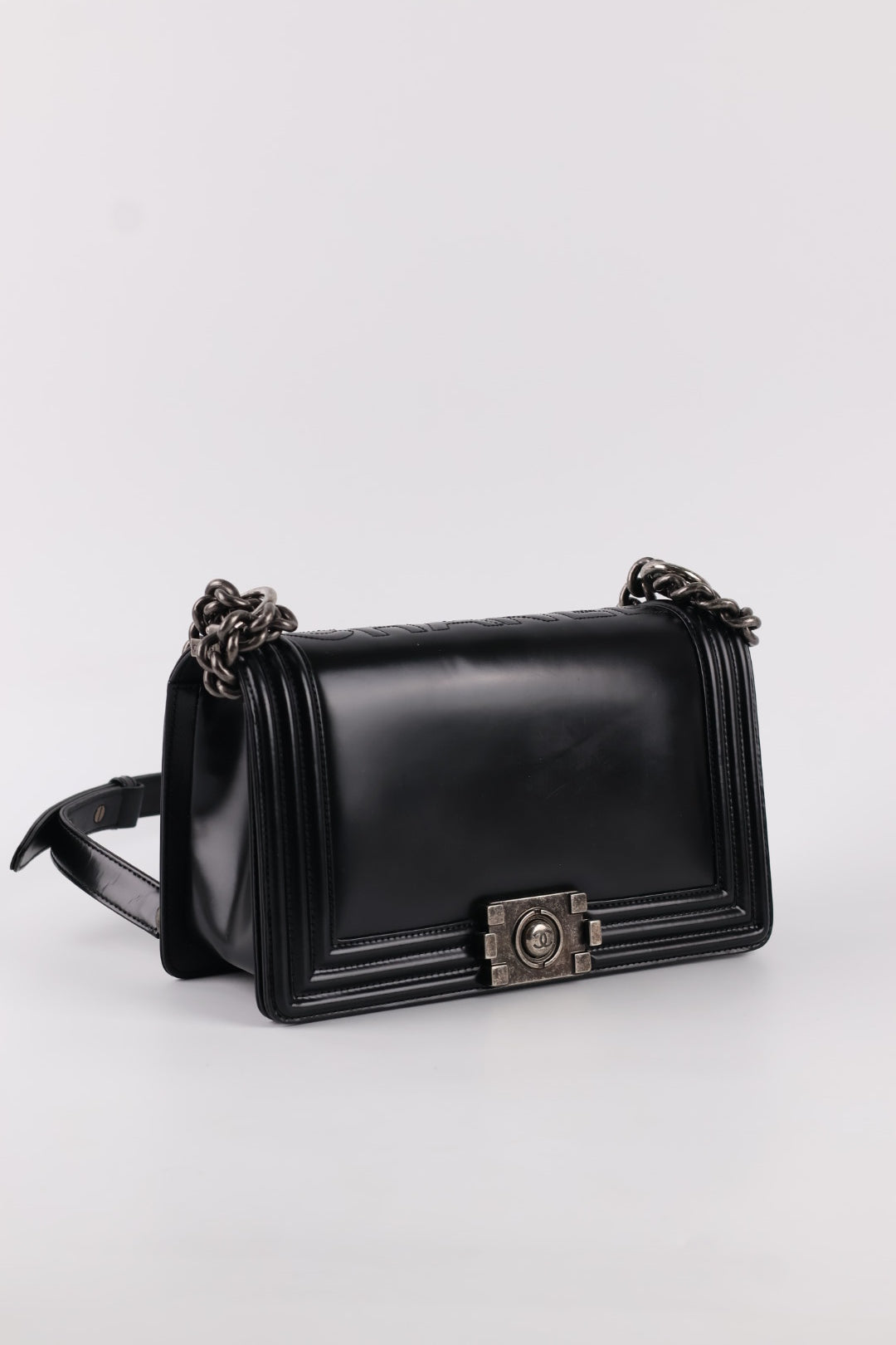 Chanel Boy Media in Pelle