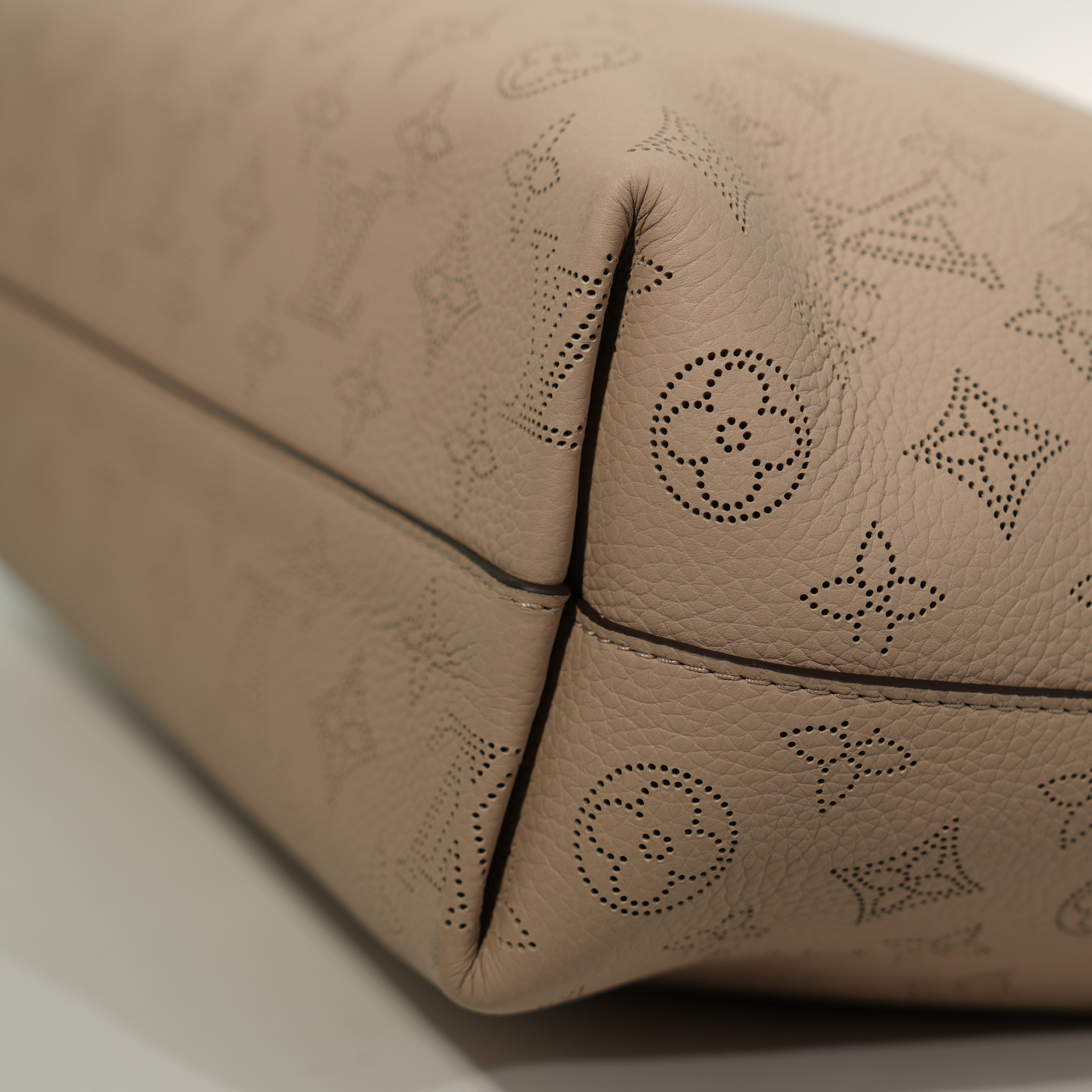 Louis Vuitton Why Knot MM Mahina
