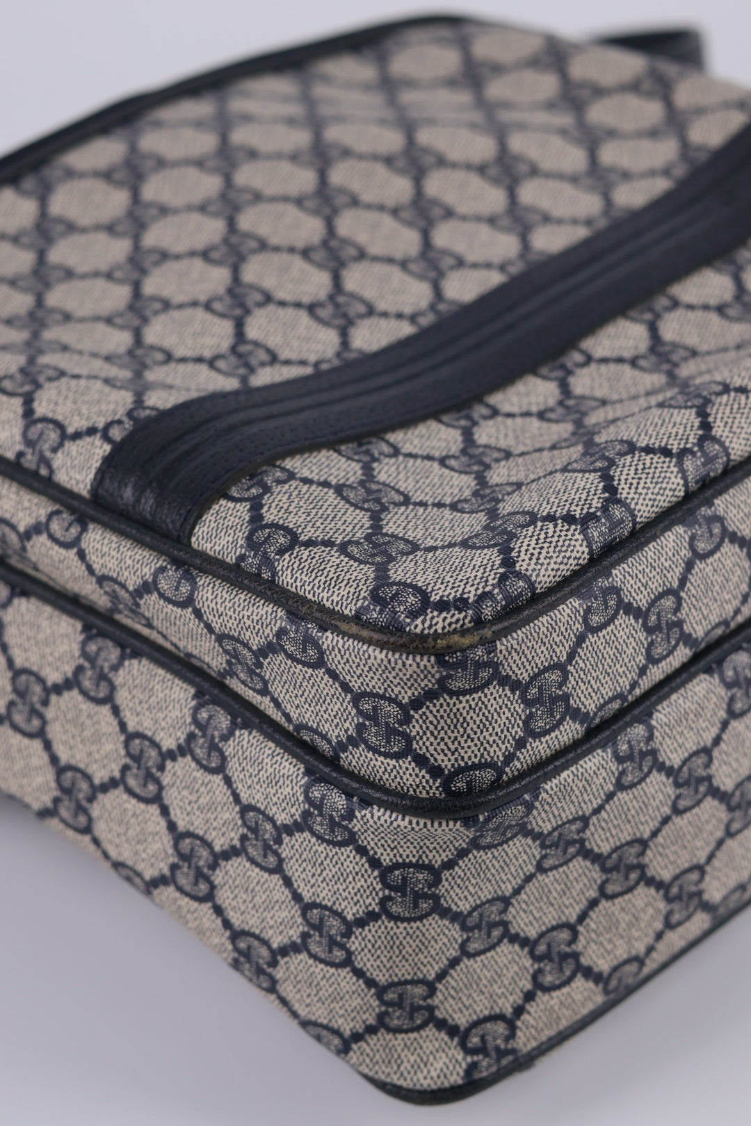 Gucci Messenger GG Supreme Vintage