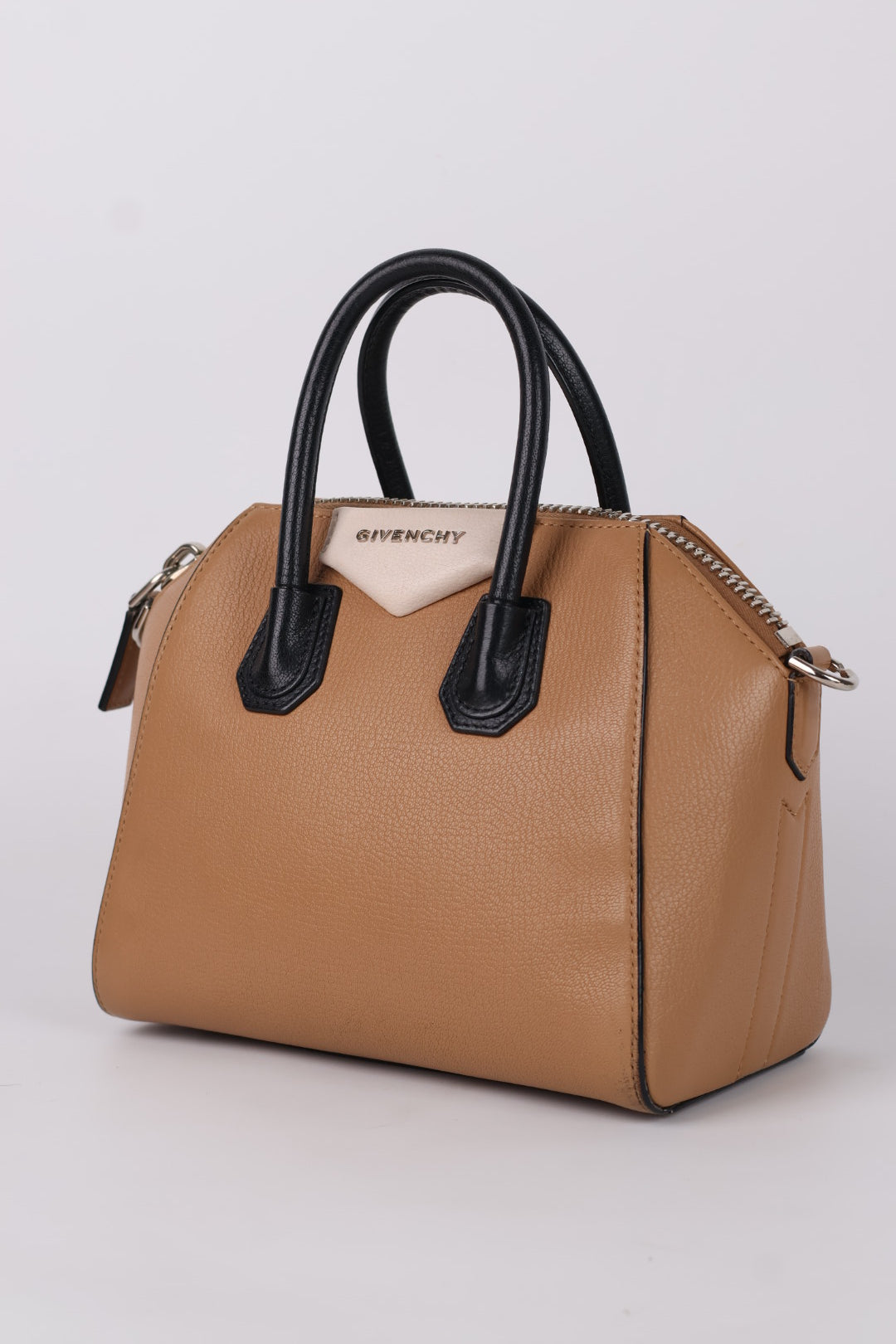 Givenchy Antigona Small in Pelle