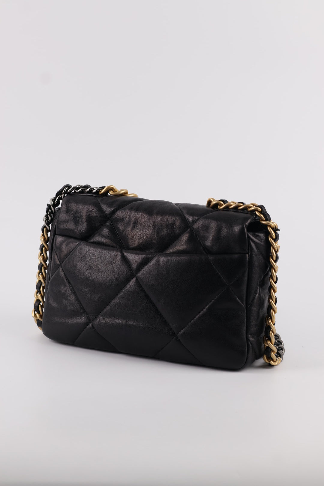 Chanel 19 in Pelle
