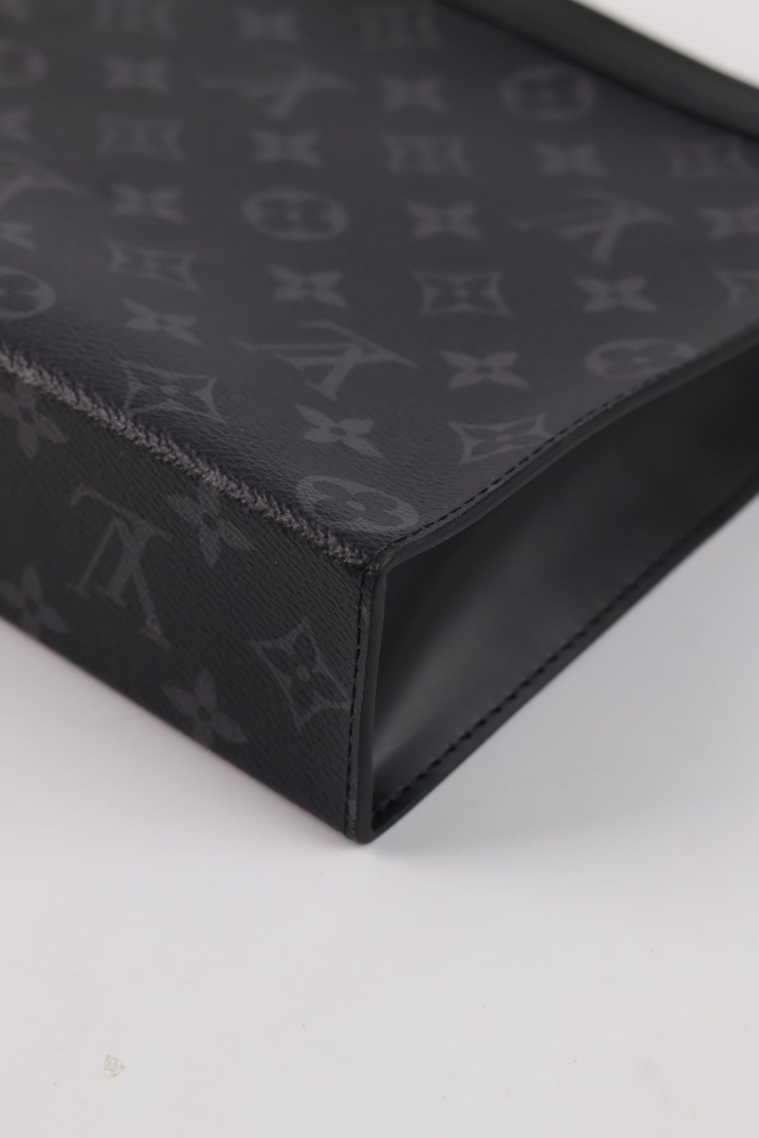 Louis Vuitton Pochette Voyage MM