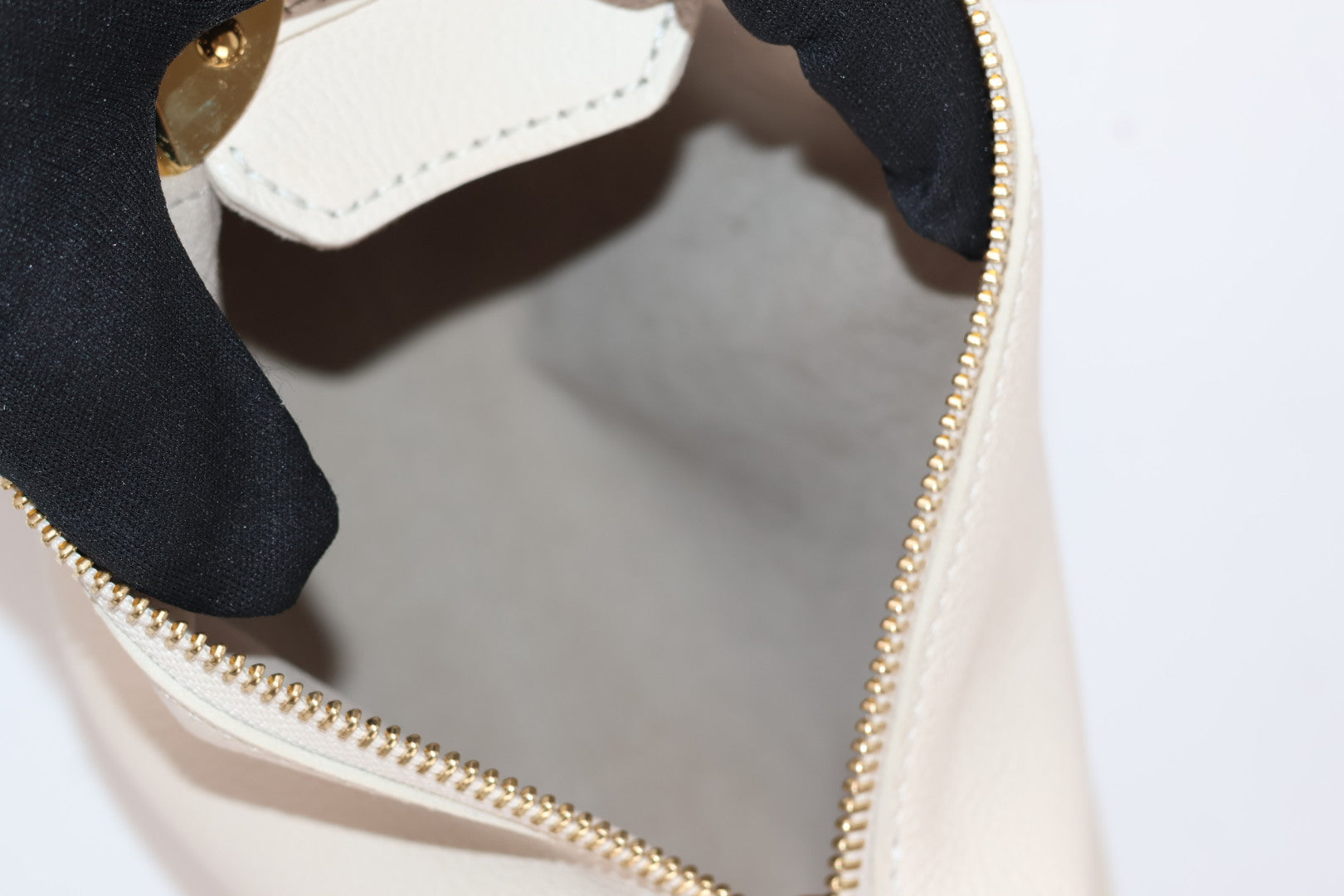 Louis Vuitton Side Trunk Pm in Pelle