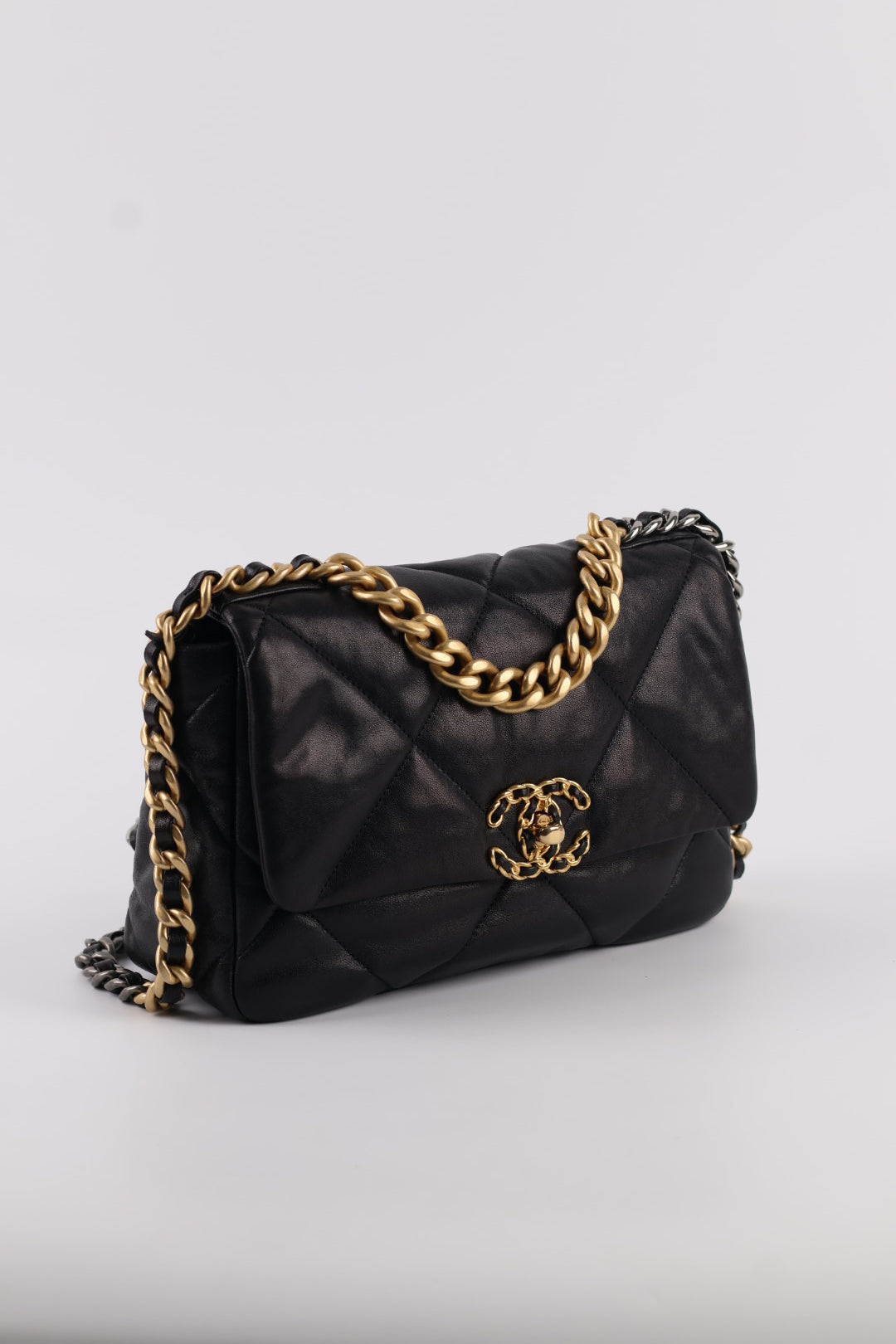 Chanel 19 in Pelle