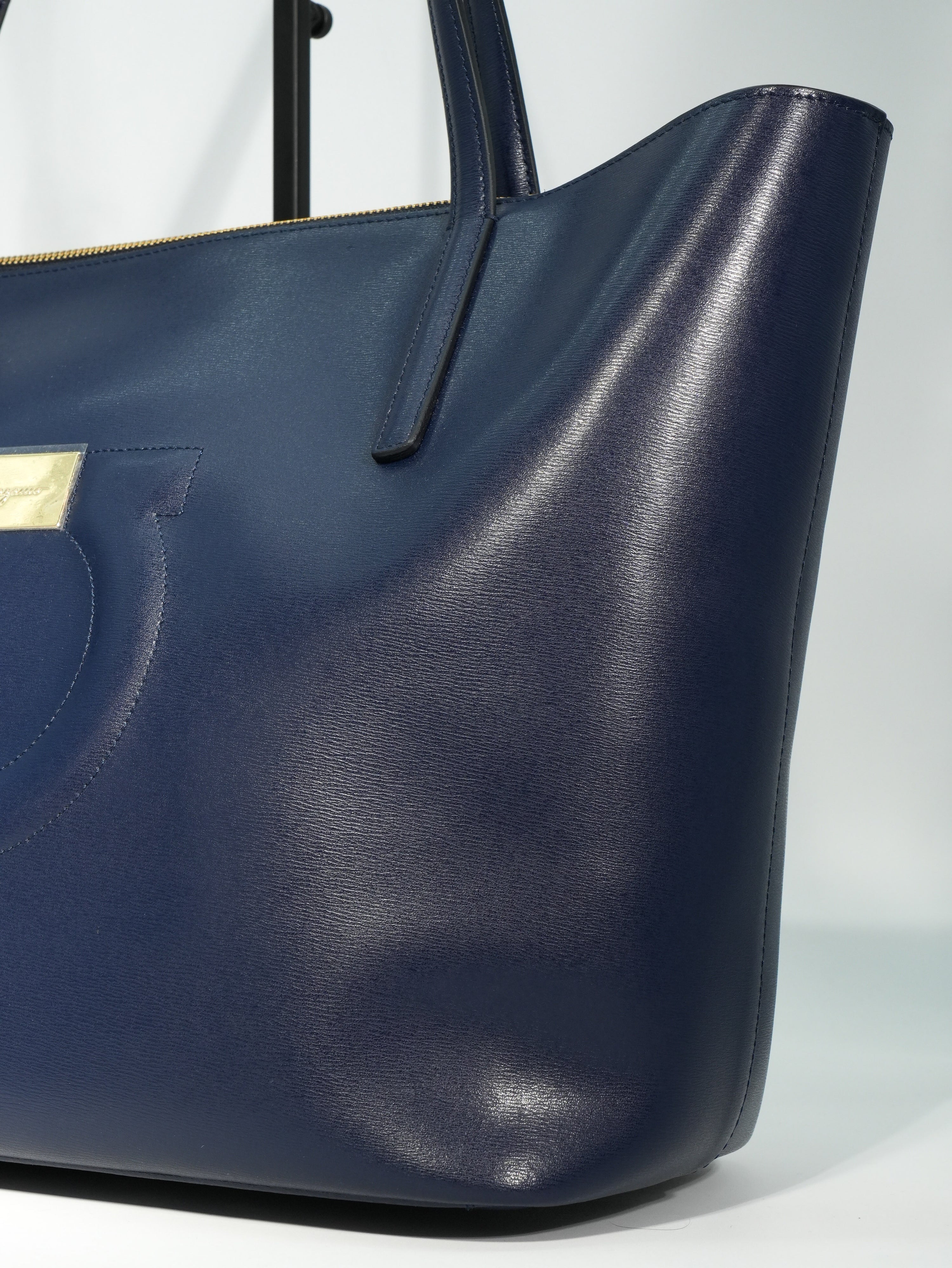 Ferragamo City Tote in Pelle