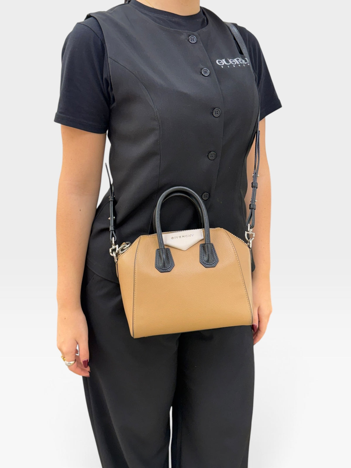 Givenchy Antigona Small in Pelle