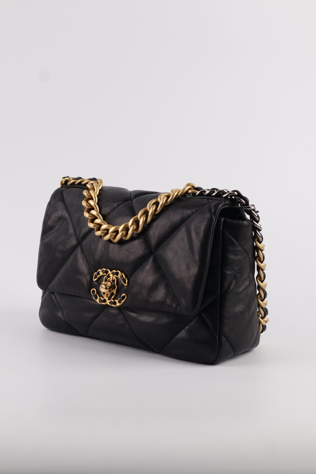 Chanel 19 in Pelle
