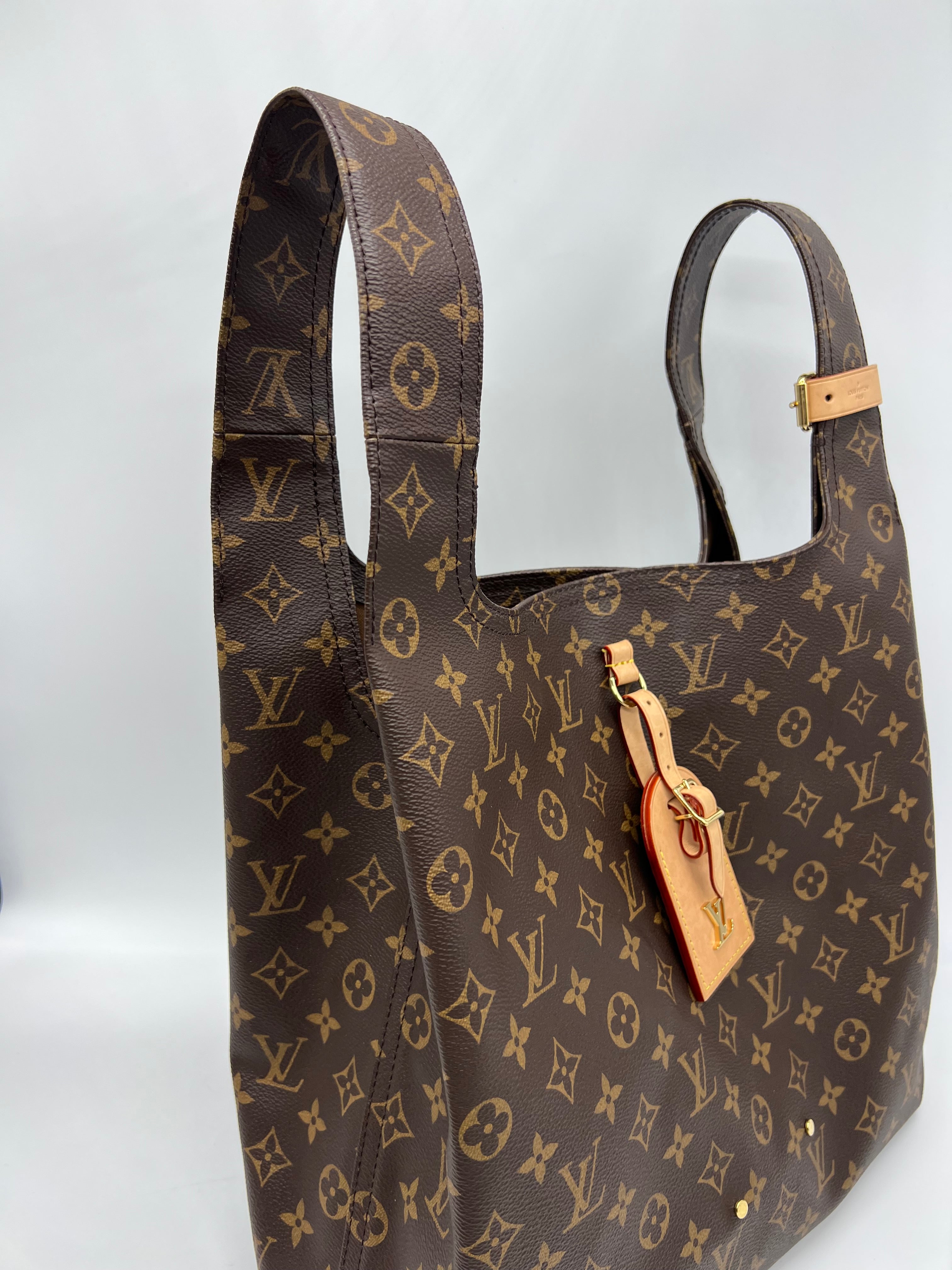 Louis Vuitton Atlantis GM Monogram