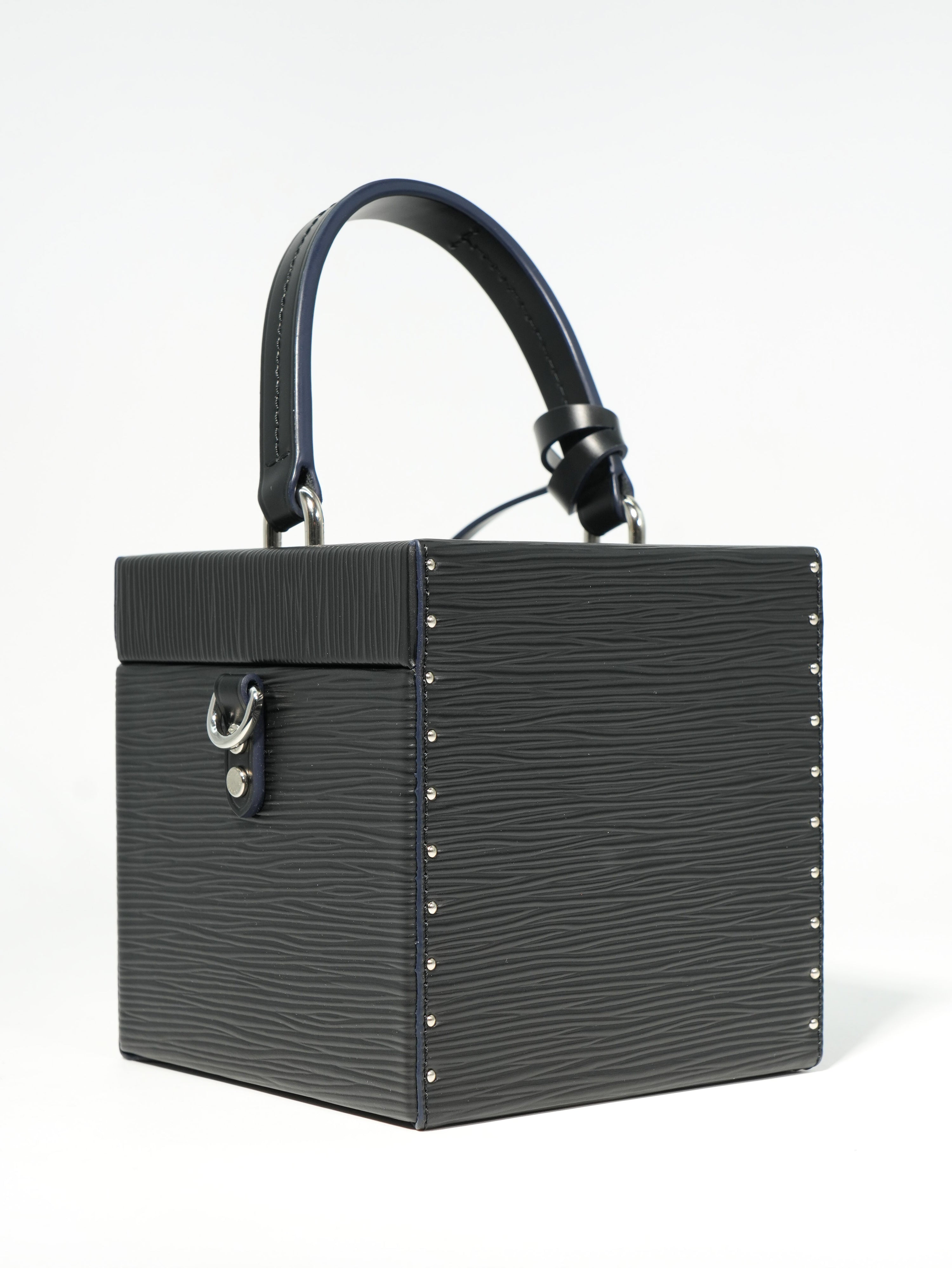 Louis Vuitton Bleecker Epi