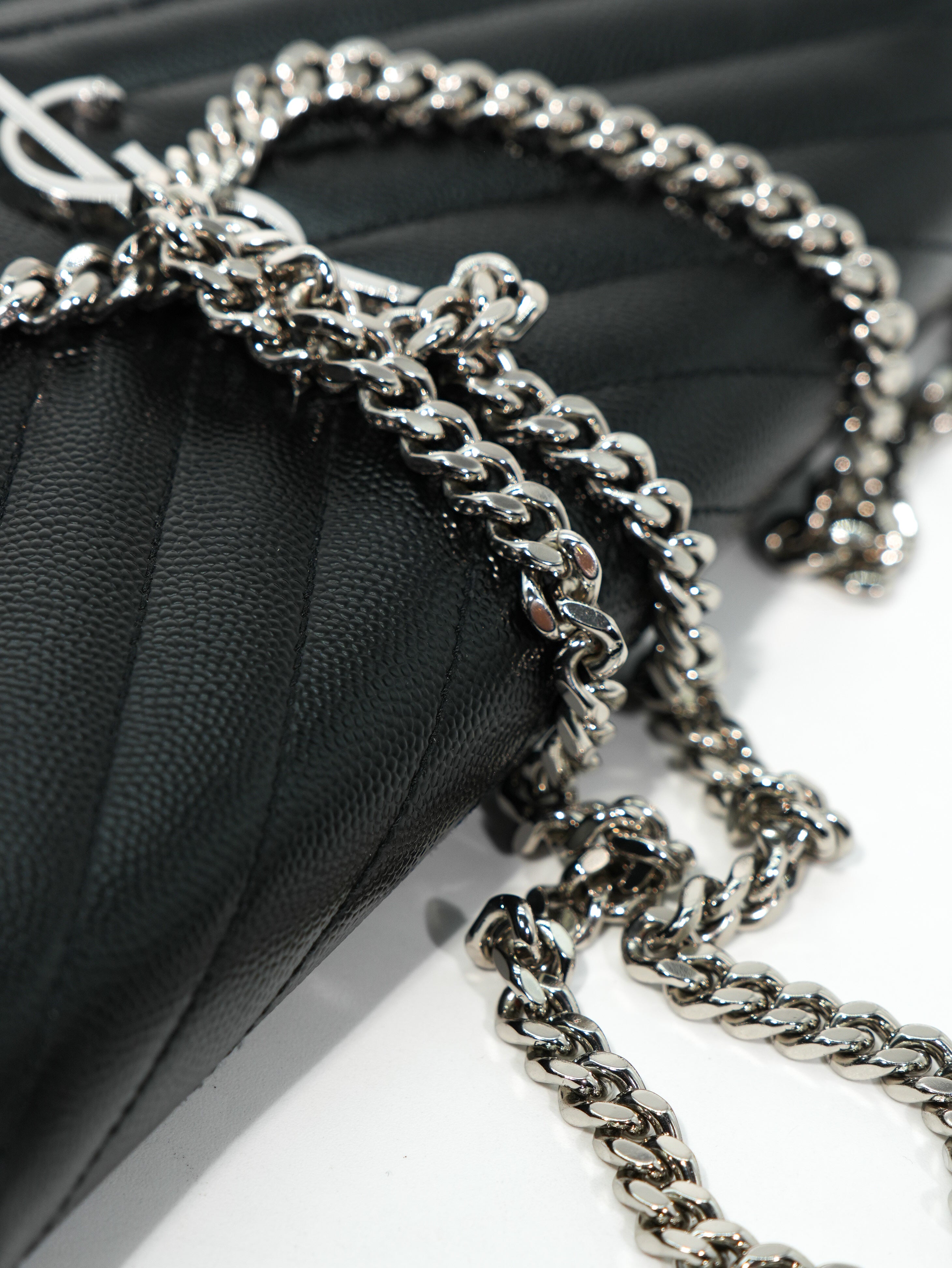 Saint Laurent Cassandre Grain de Poudre