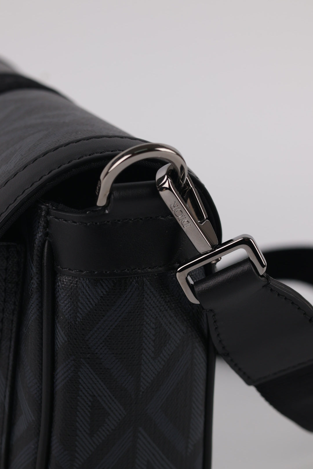 Dior Messenger Hit the Road Diamond