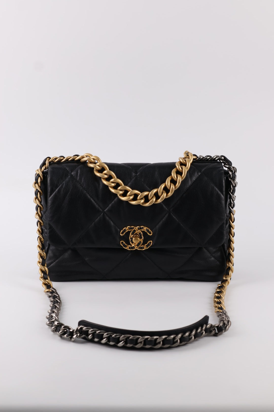 Chanel 19 Media in Pelle