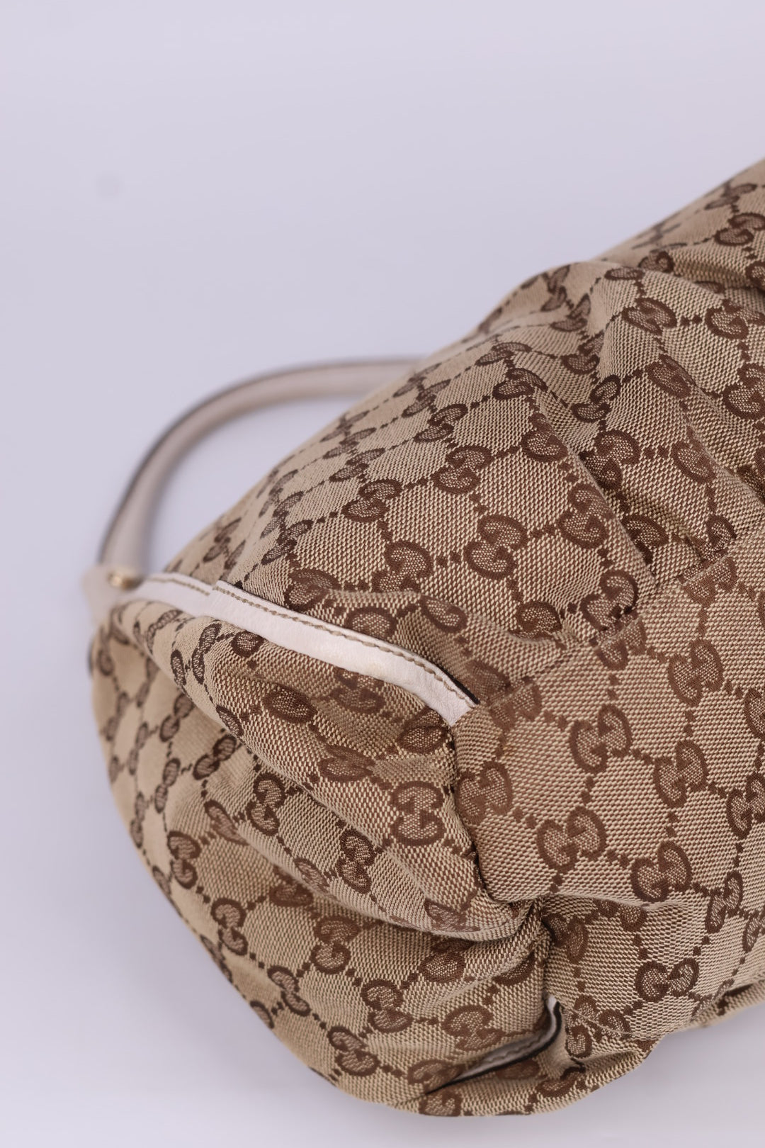 Gucci Abbey D-Ring GG Supreme