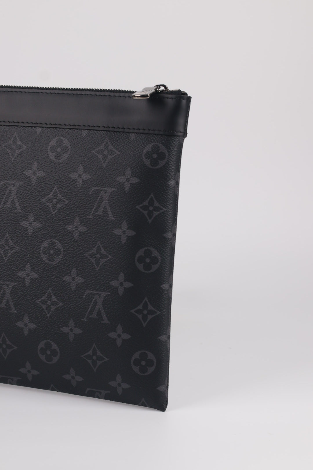 Louis Vuitton Pochette Discovery Monogram Eclipse