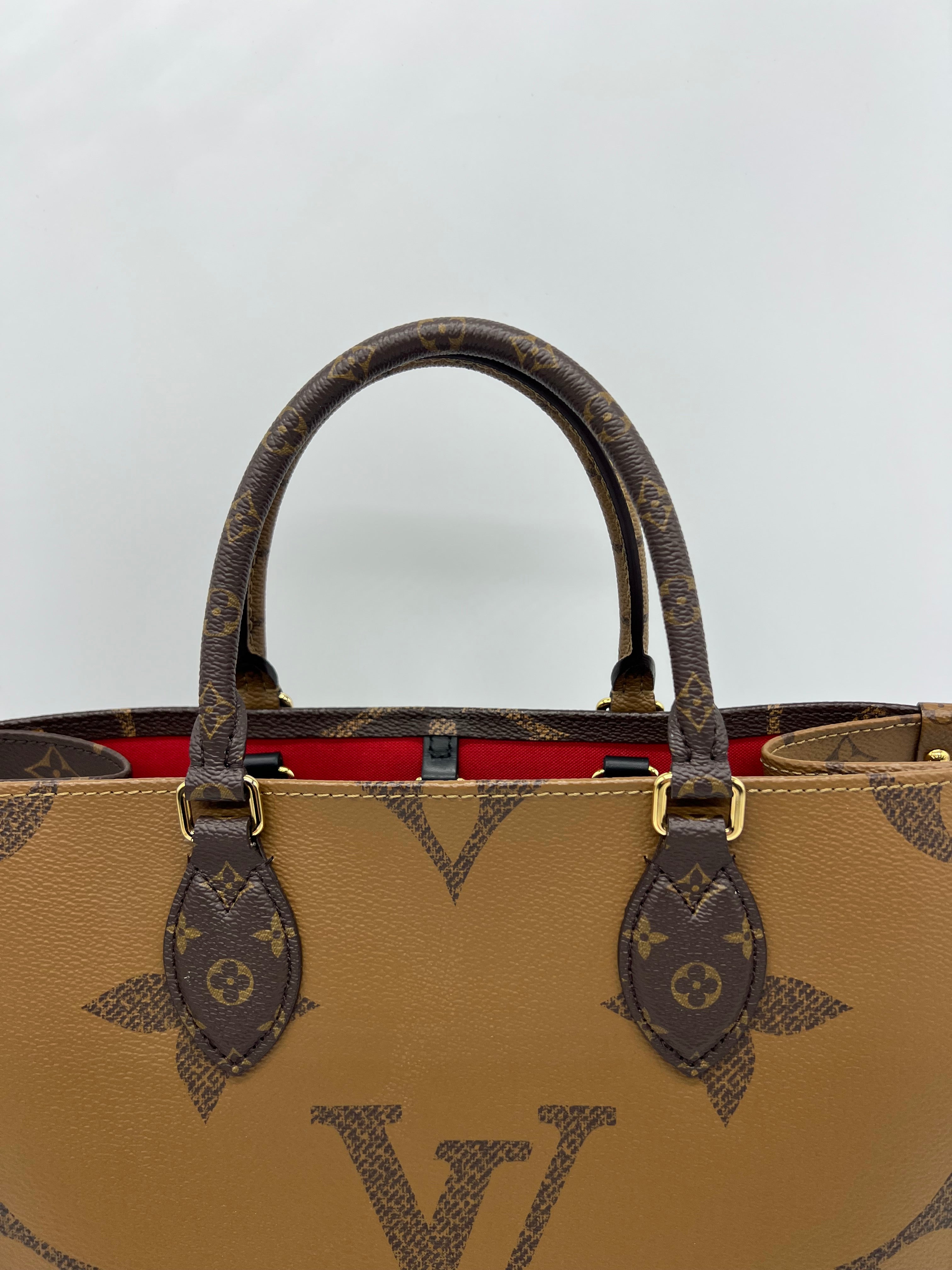 Louis Vuitton OnTheGo MM