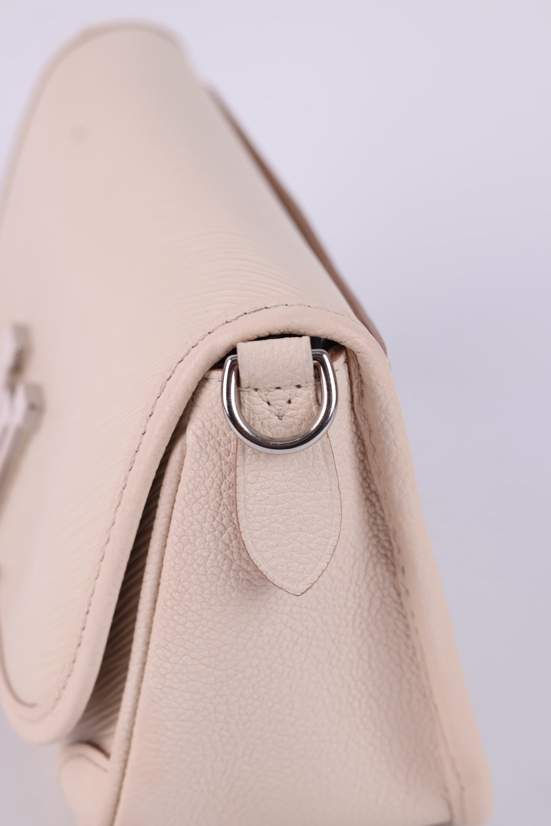 Louis Vuitton Buci Epi